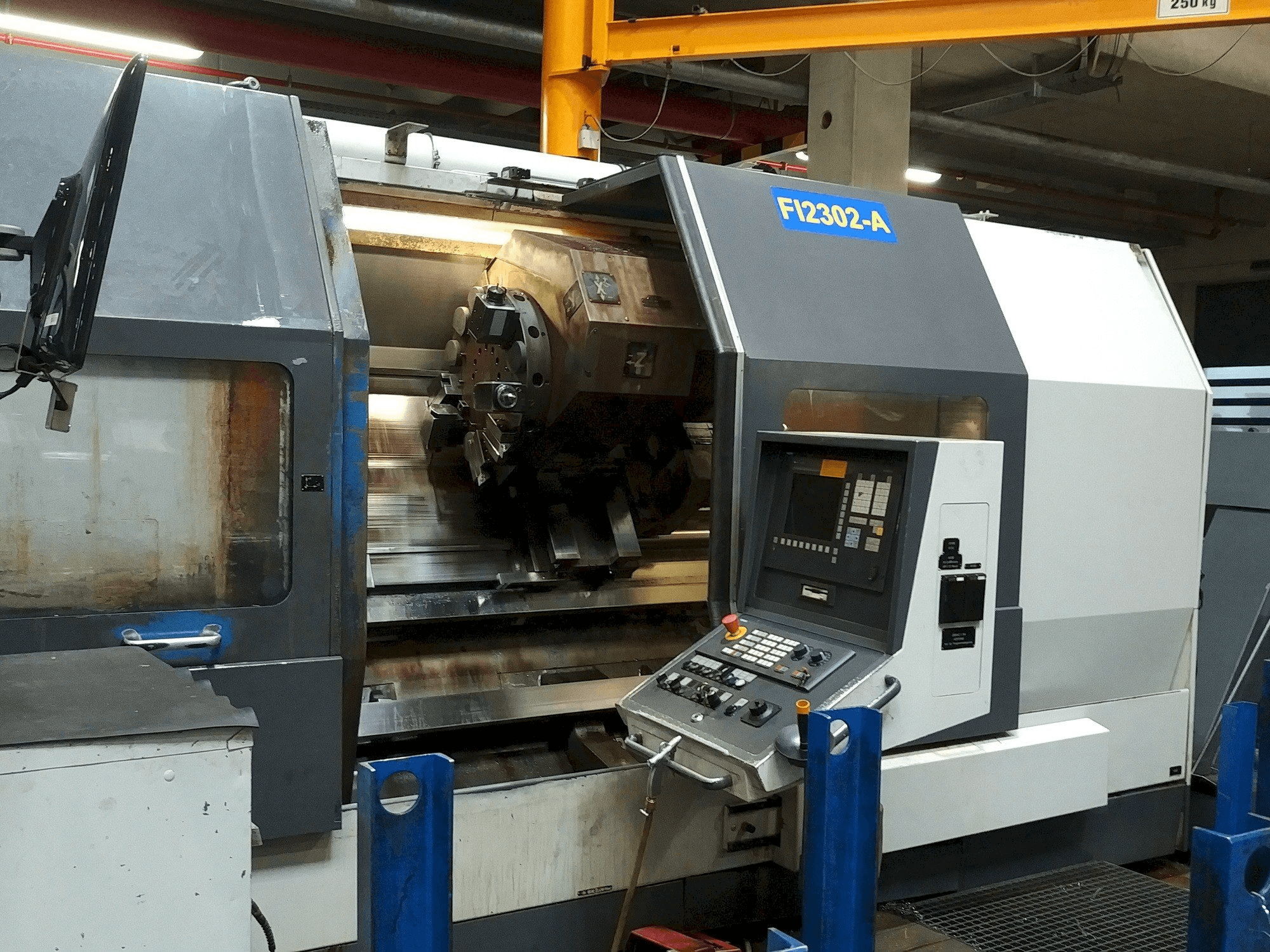 Vooraanzicht van NILES N30Y x 2000 machine