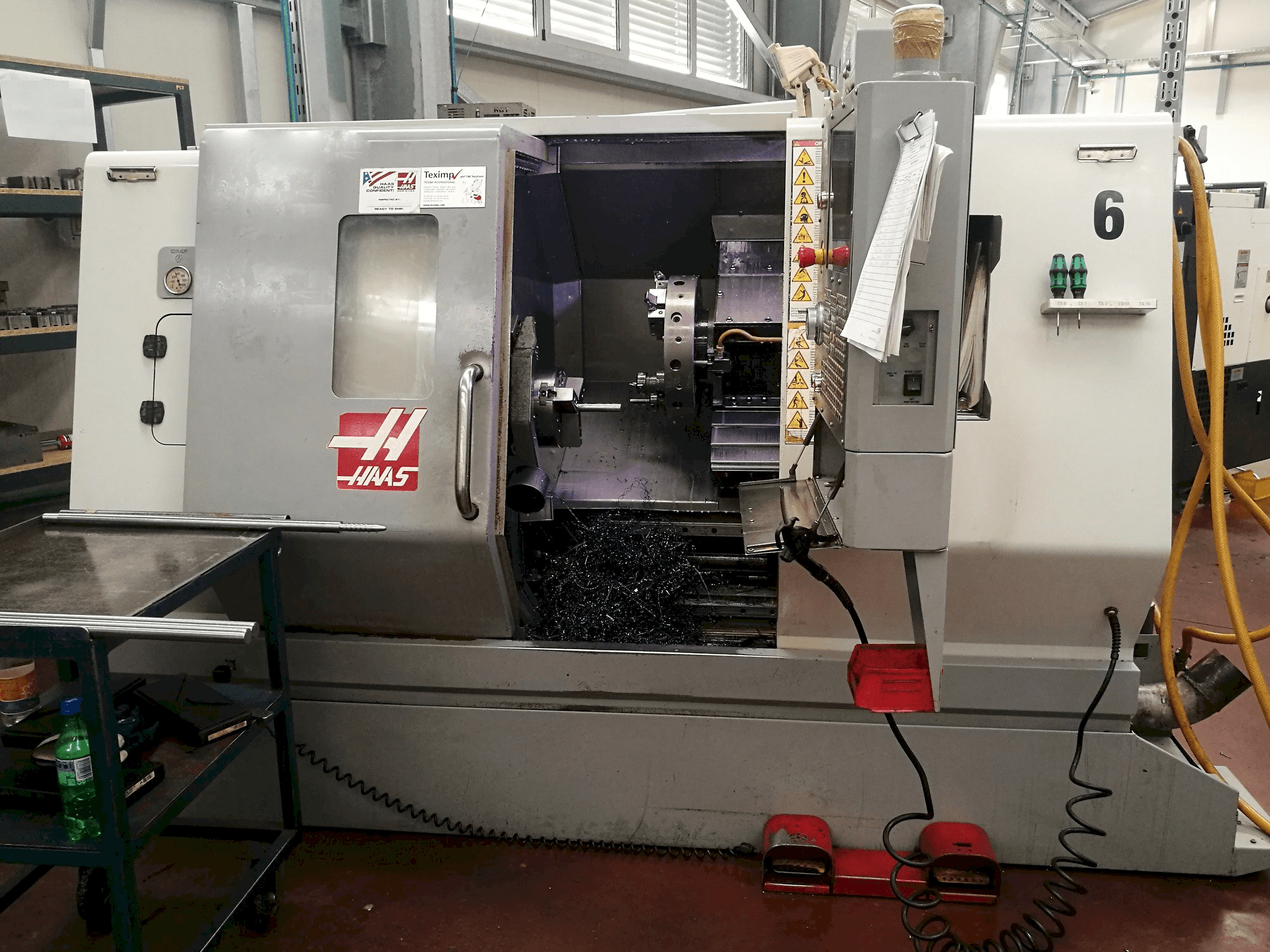 Vooraanzicht van HAAS SL-20THE machine