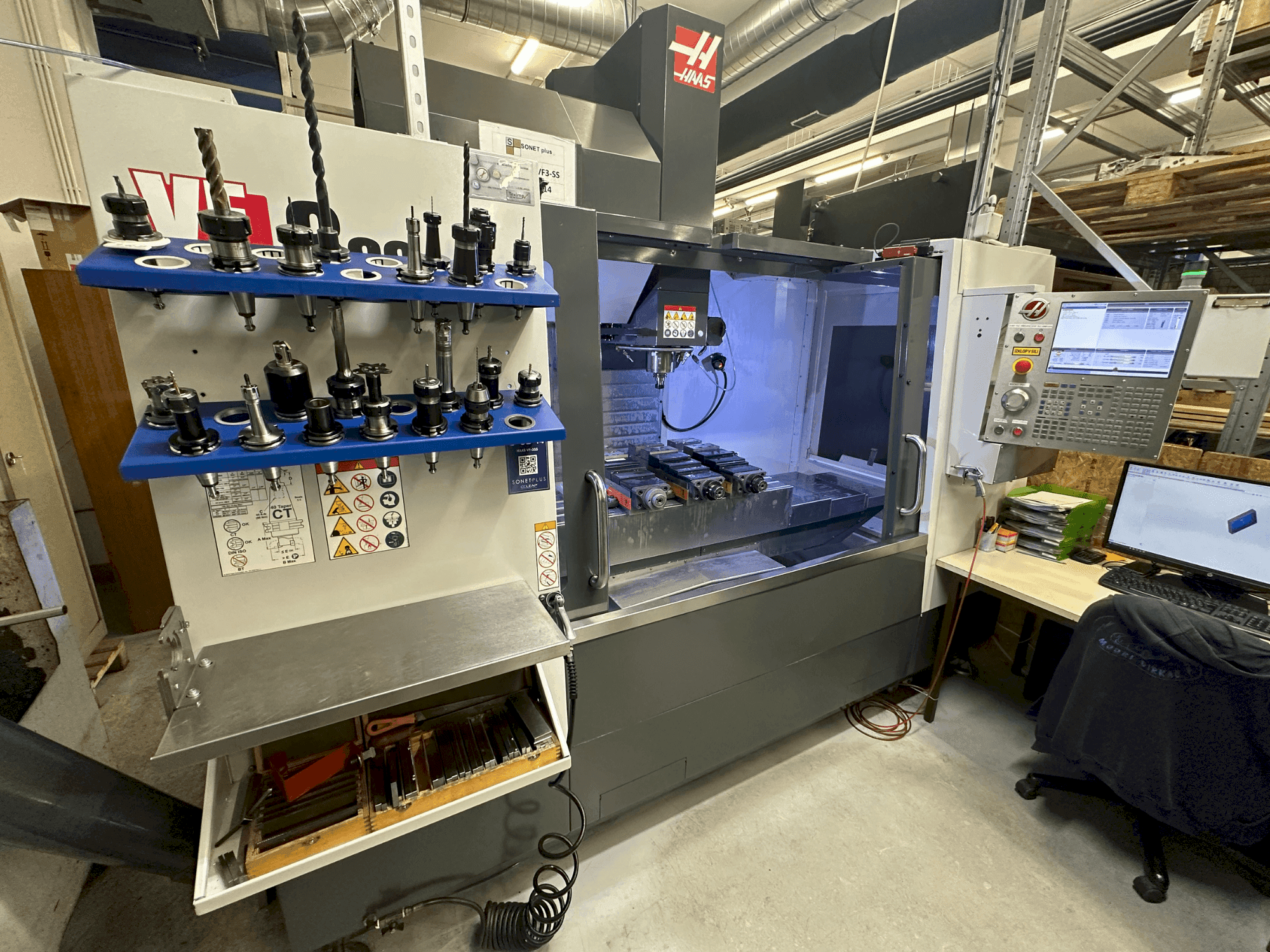 Vooraanzicht van HAAS VF-3SS machine