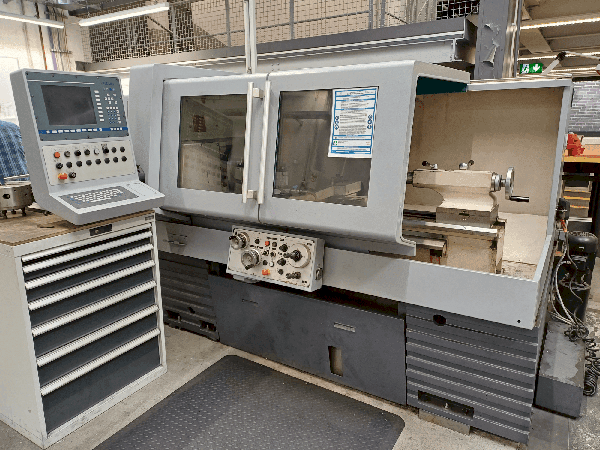 Vooraanzicht van Weiler E40 machine