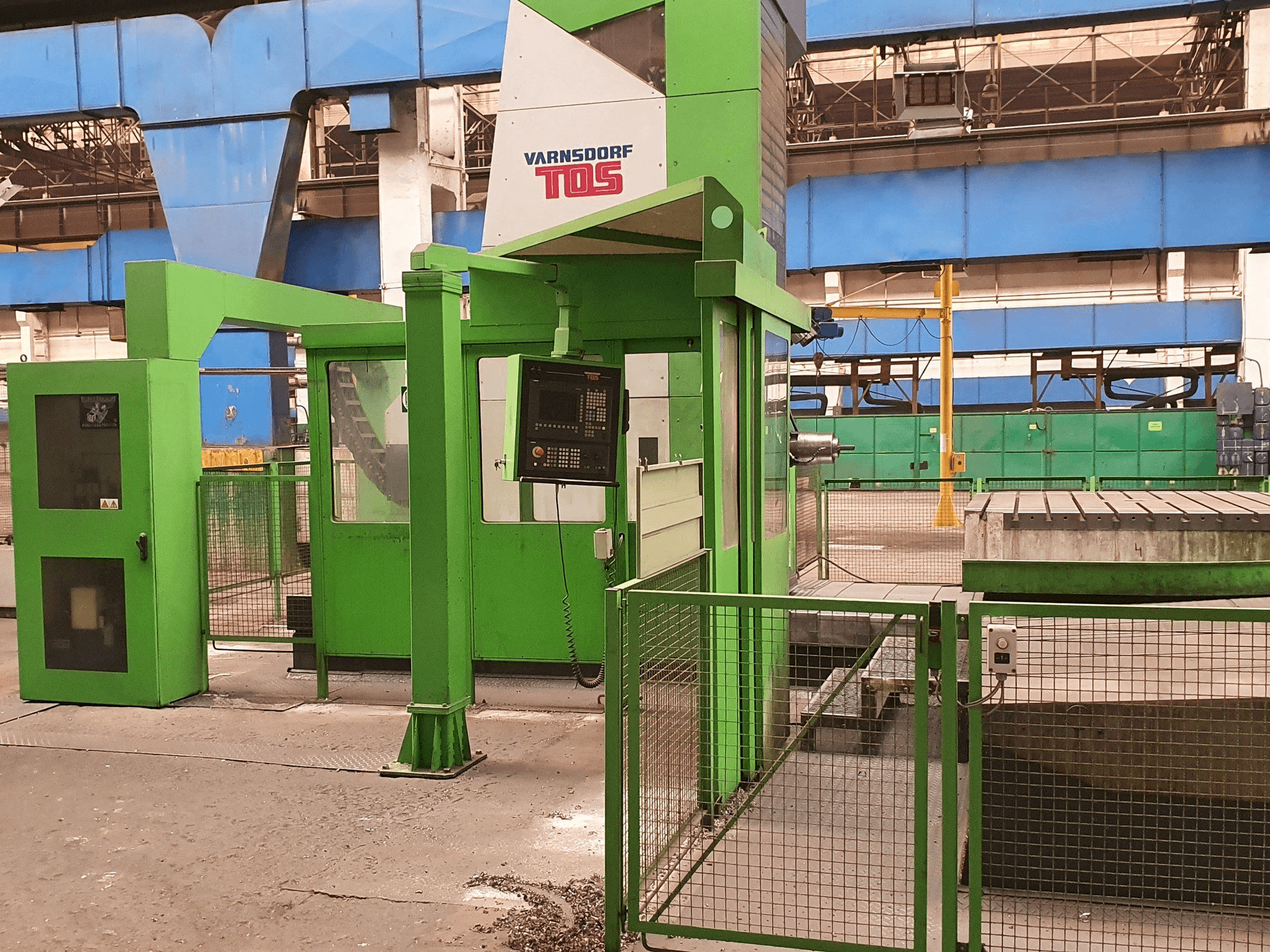 Vooraanzicht van TOS VARNSDORF WHN 13 CNC machine