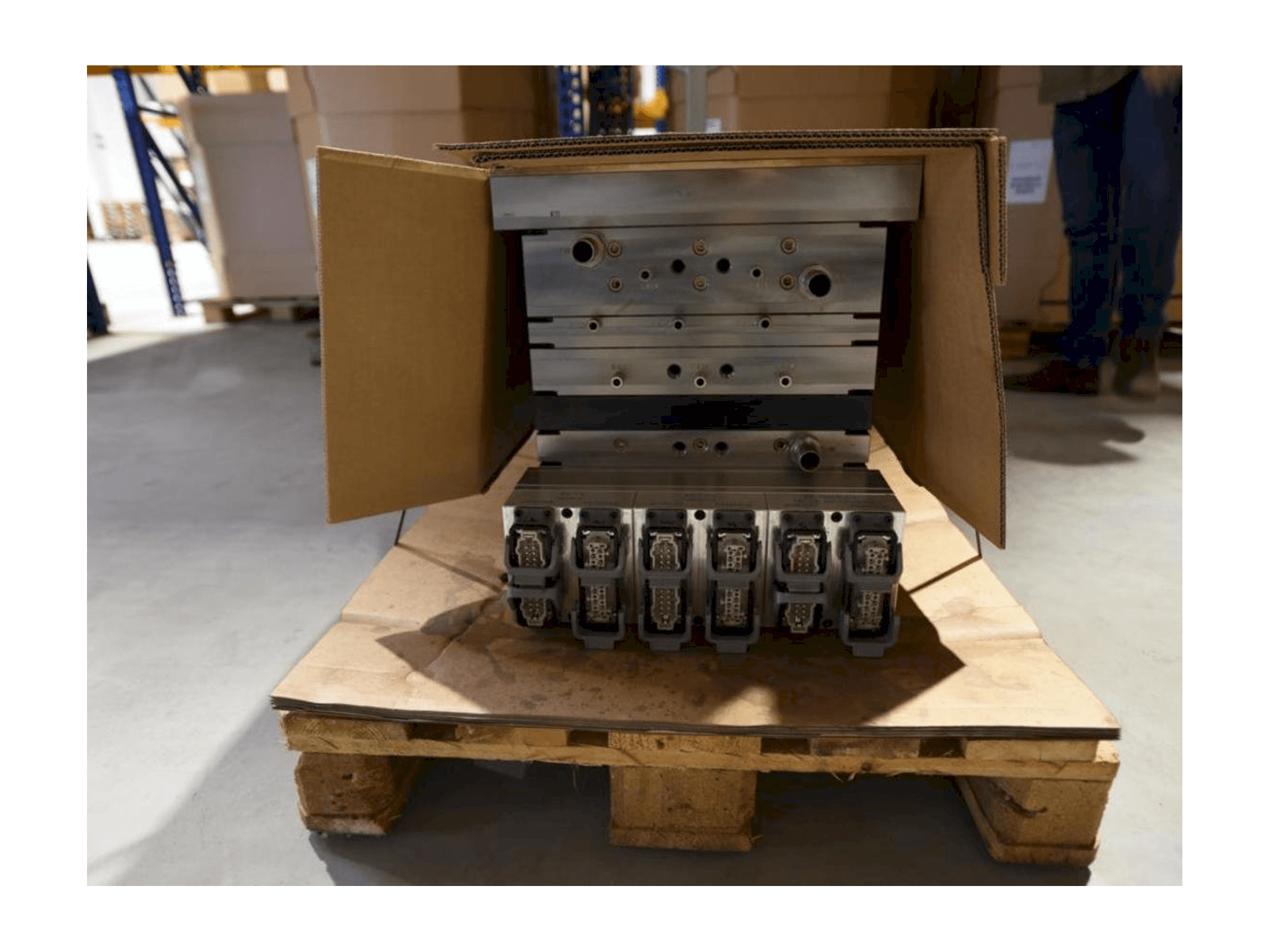 Vooraanzicht van HTW PCO 1810 machine