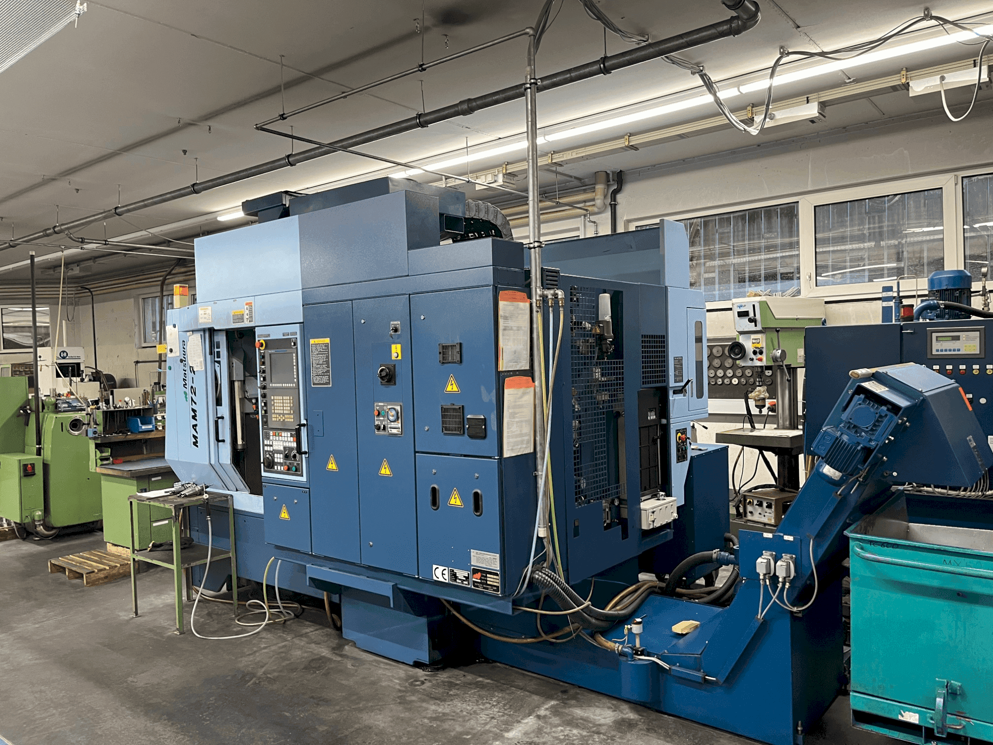 Vooraanzicht van Matsuura MAM72-25V machine