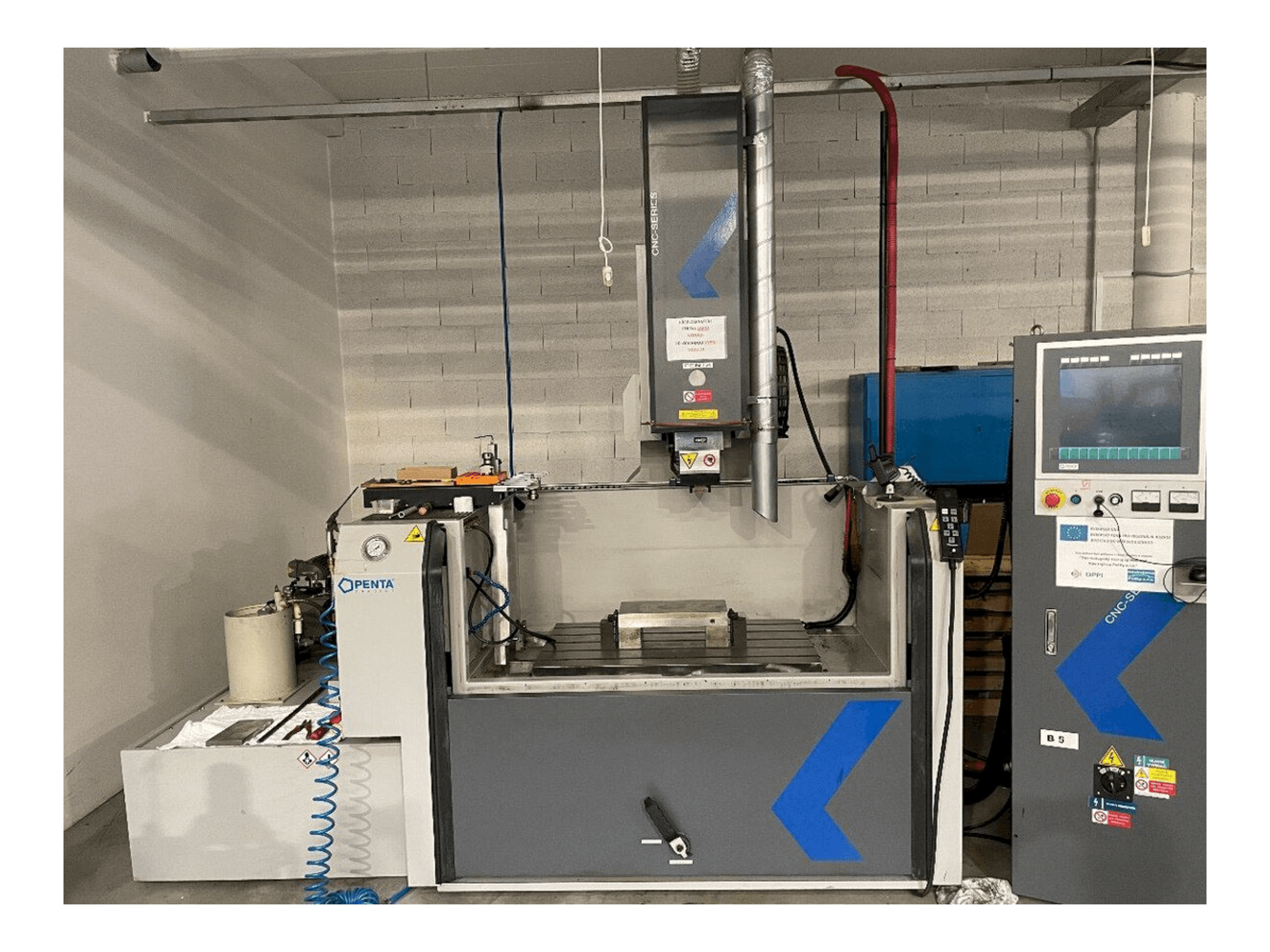 Vooraanzicht van PENTA 650G CNC machine