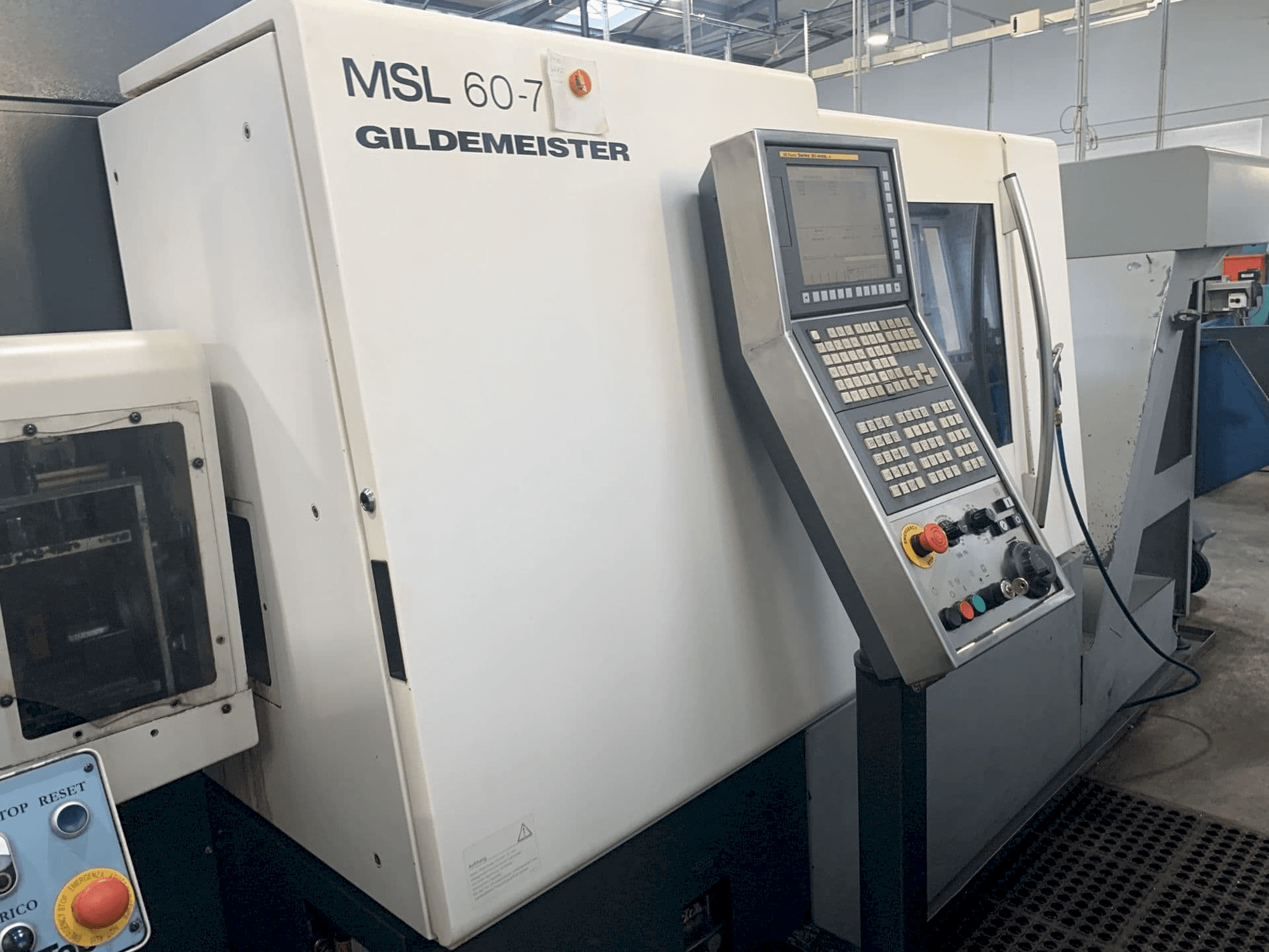 Vooraanzicht van DMG MSL 60 / 7 machine