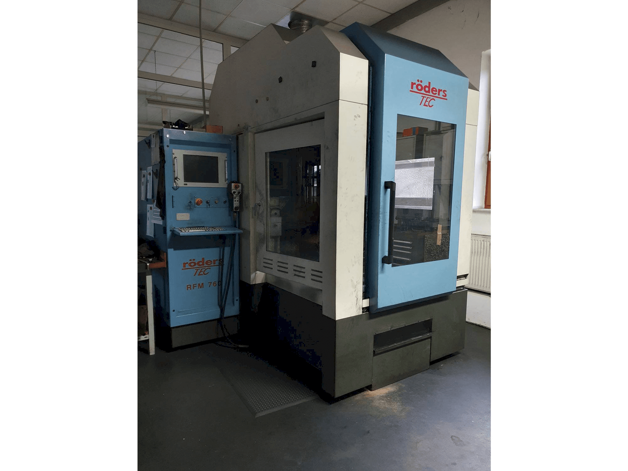 Vooraanzicht van Roders FRM 760/2 machine