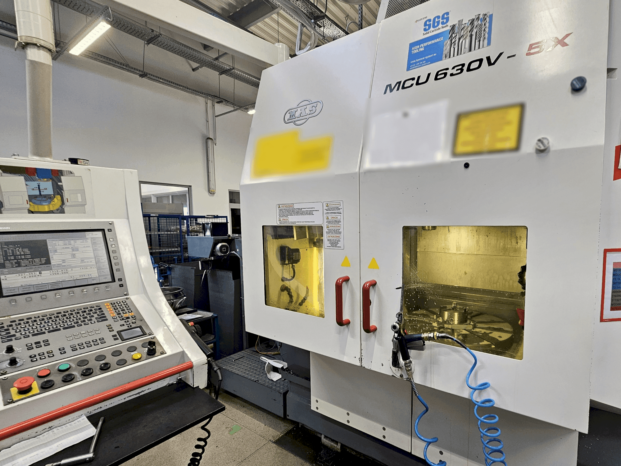 Zijaanzicht van KOVOSVIT MAS MCU 630V-5X machine