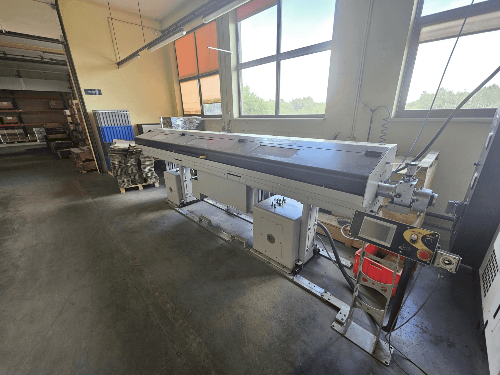 Vooraanzicht van TOP Automazioni FUSION 352 SX machine