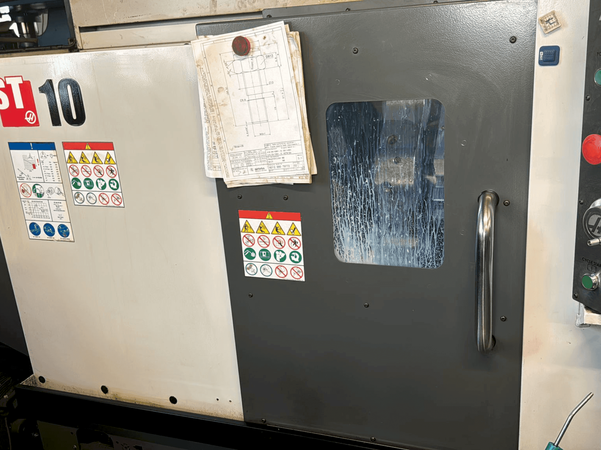 Vooraanzicht van HAAS ST-10 machine