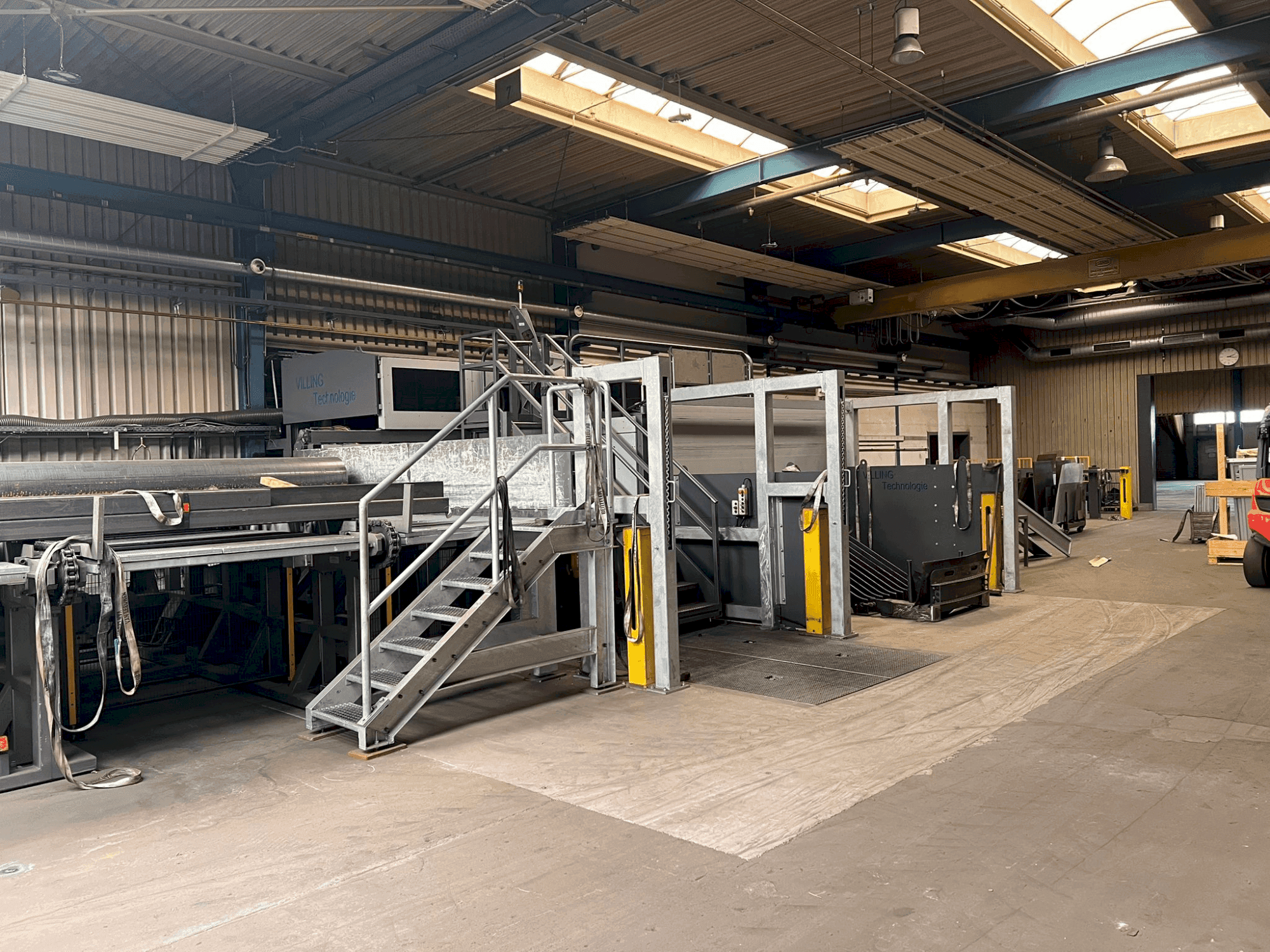 Vooraanzicht van ADIGE LT 20 machine