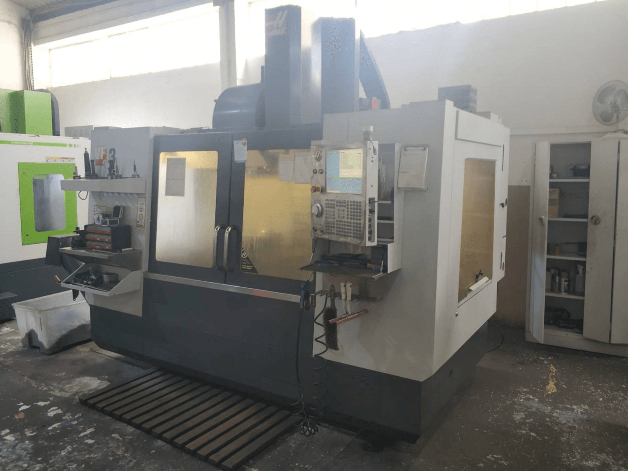 Vooraanzicht van HAAS VF-3 machine