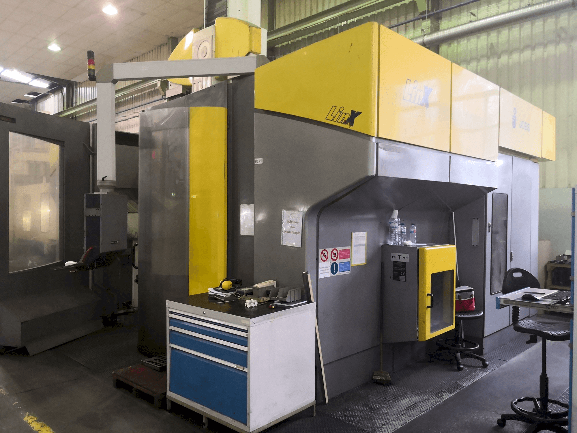 Vooraanzicht van JOBS Linx blitz HSK A machine