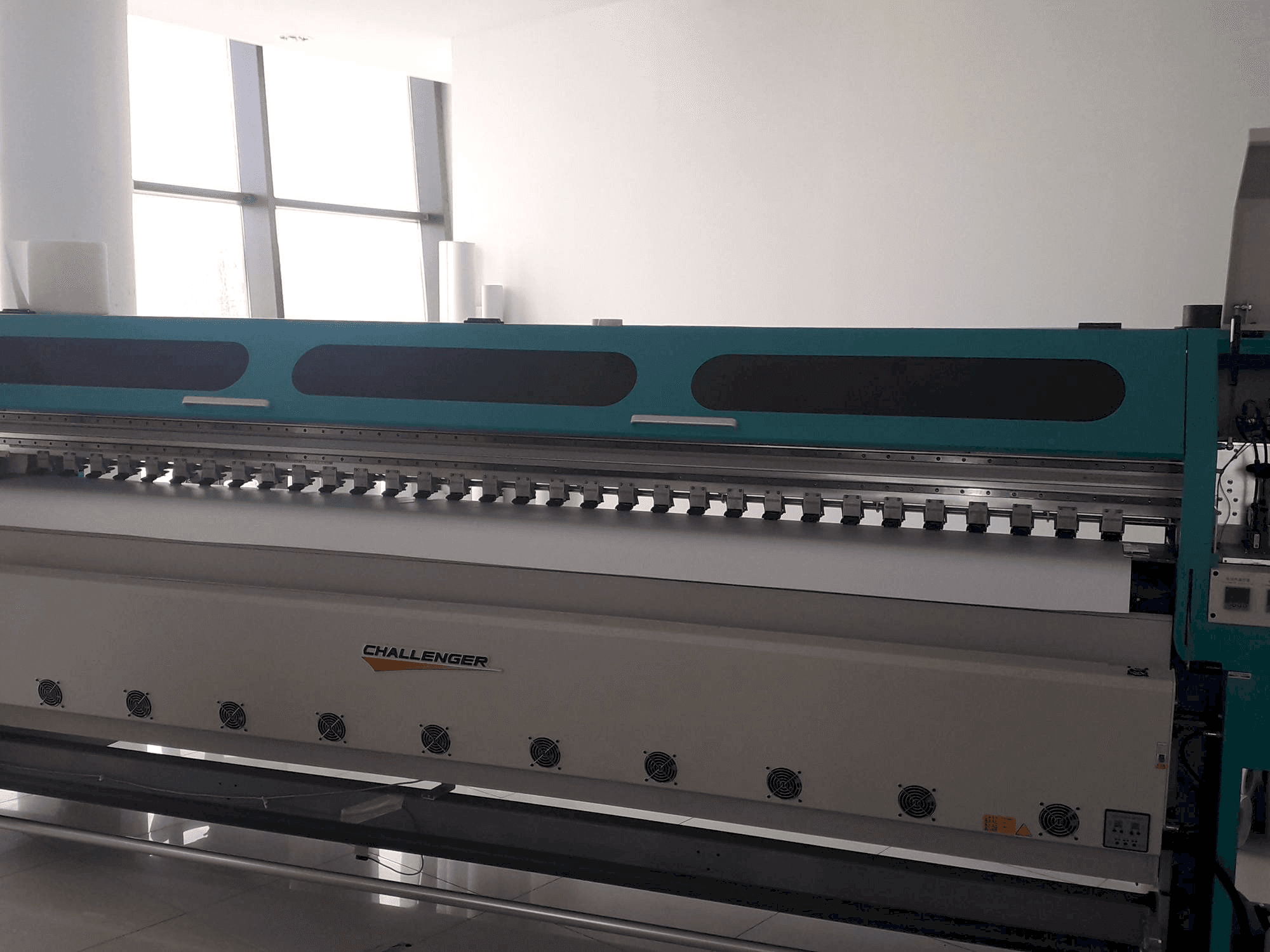 Vooraanzicht van Challenger FY-3200AT Plus-H4 machine