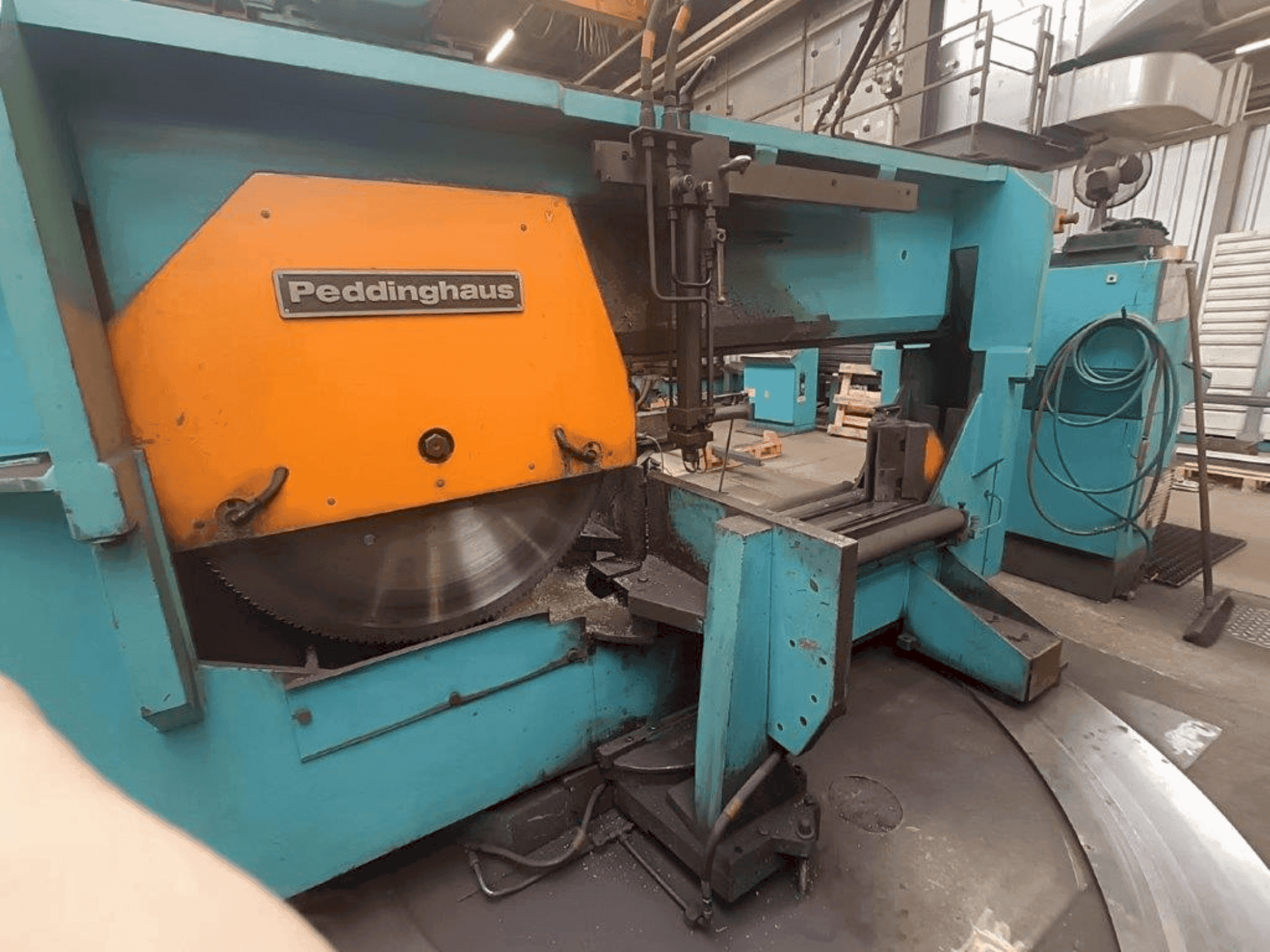Vooraanzicht van Peddinghaus TDK 1000/9E machine