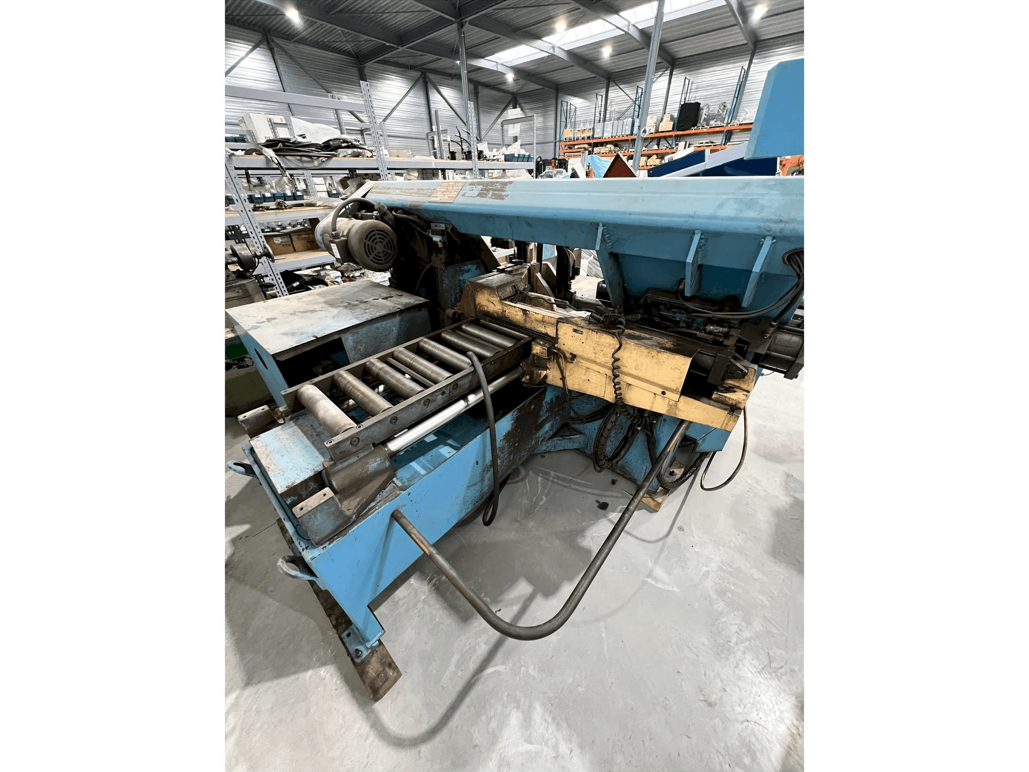 Vooraanzicht van DoALL 3300NC machine