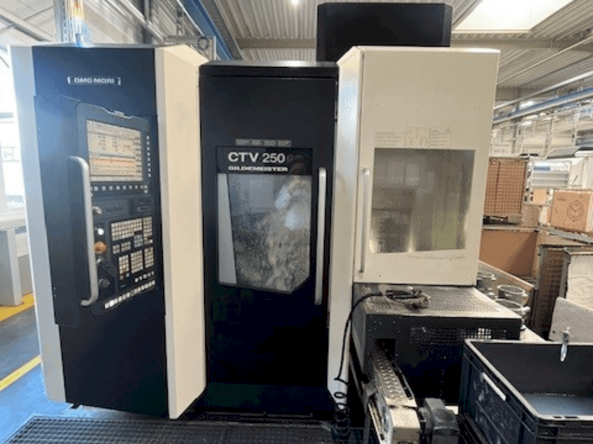 Vooraanzicht van DMG MORI Gildemeister CTV 250 2nd machine