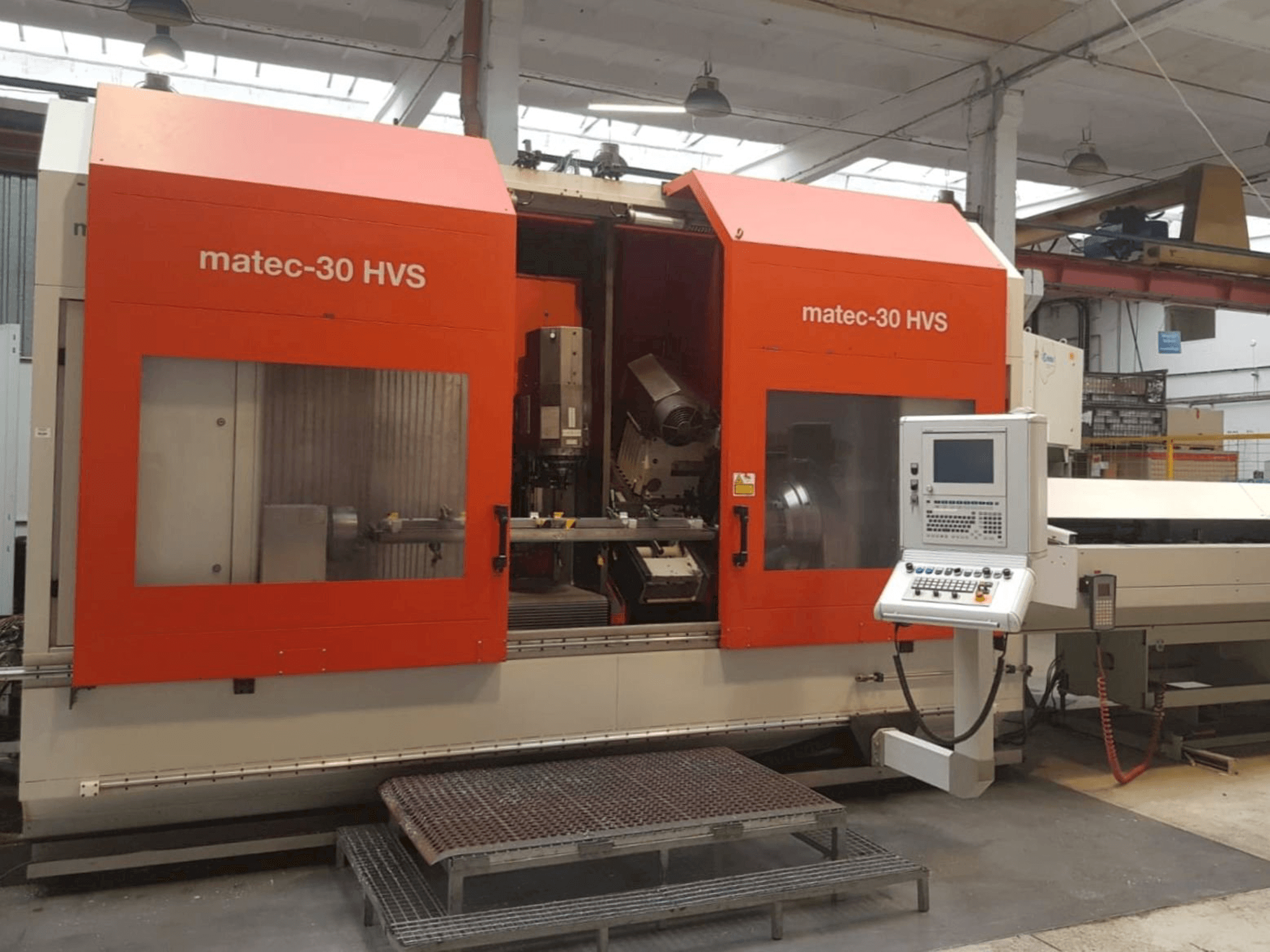 Vooraanzicht van Matec 30 HVS machine