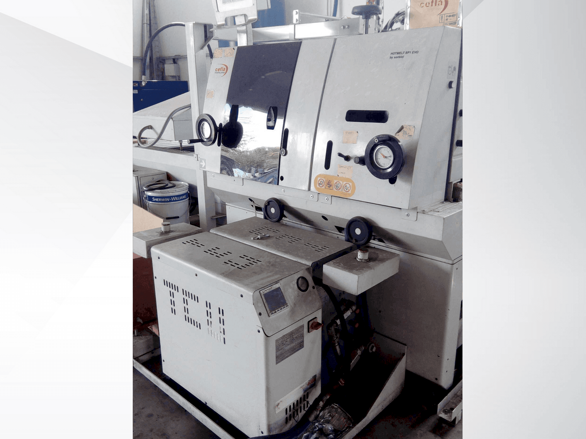 Vooraanzicht van CEFLA Hotmelt SP1-EVO machine