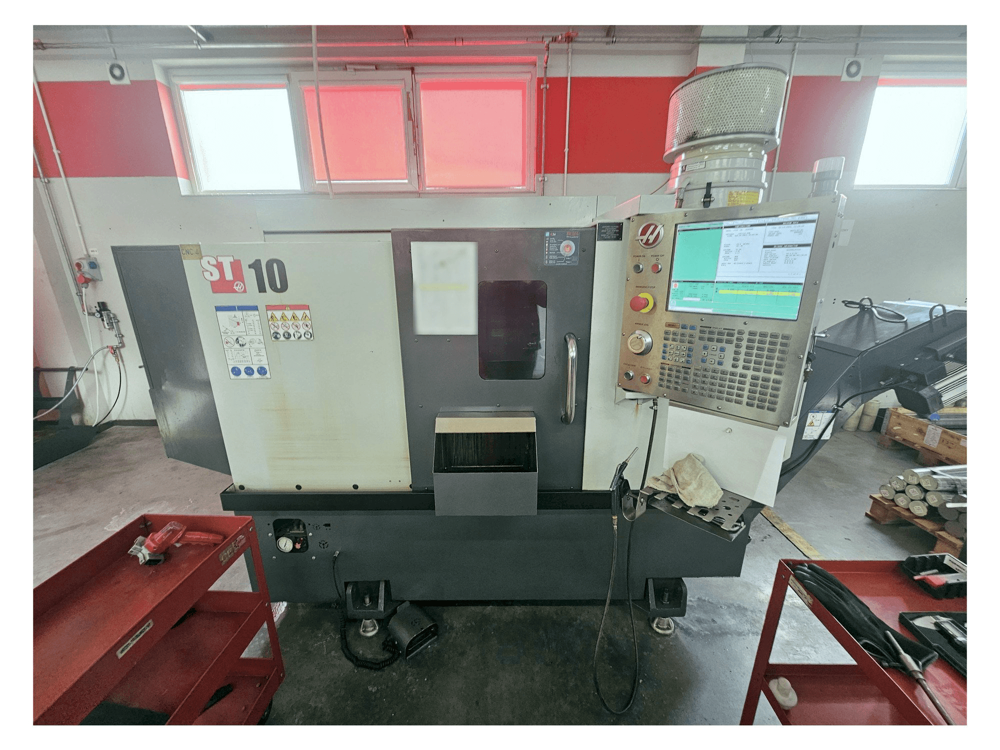 Vooraanzicht van HAAS ST-10 machine