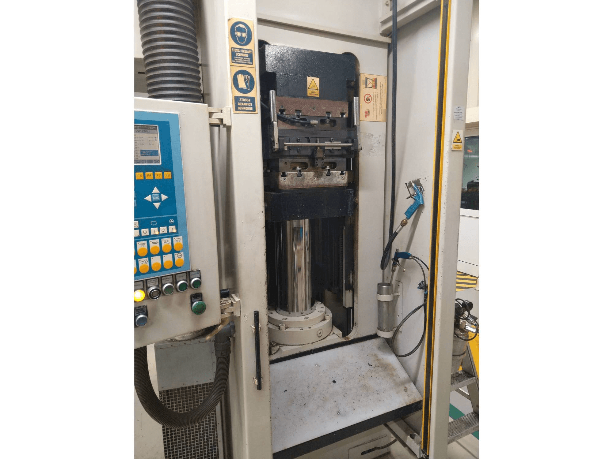 Linkerzijdeaanzicht van LWB STEINL VRE 1100/1000 machine