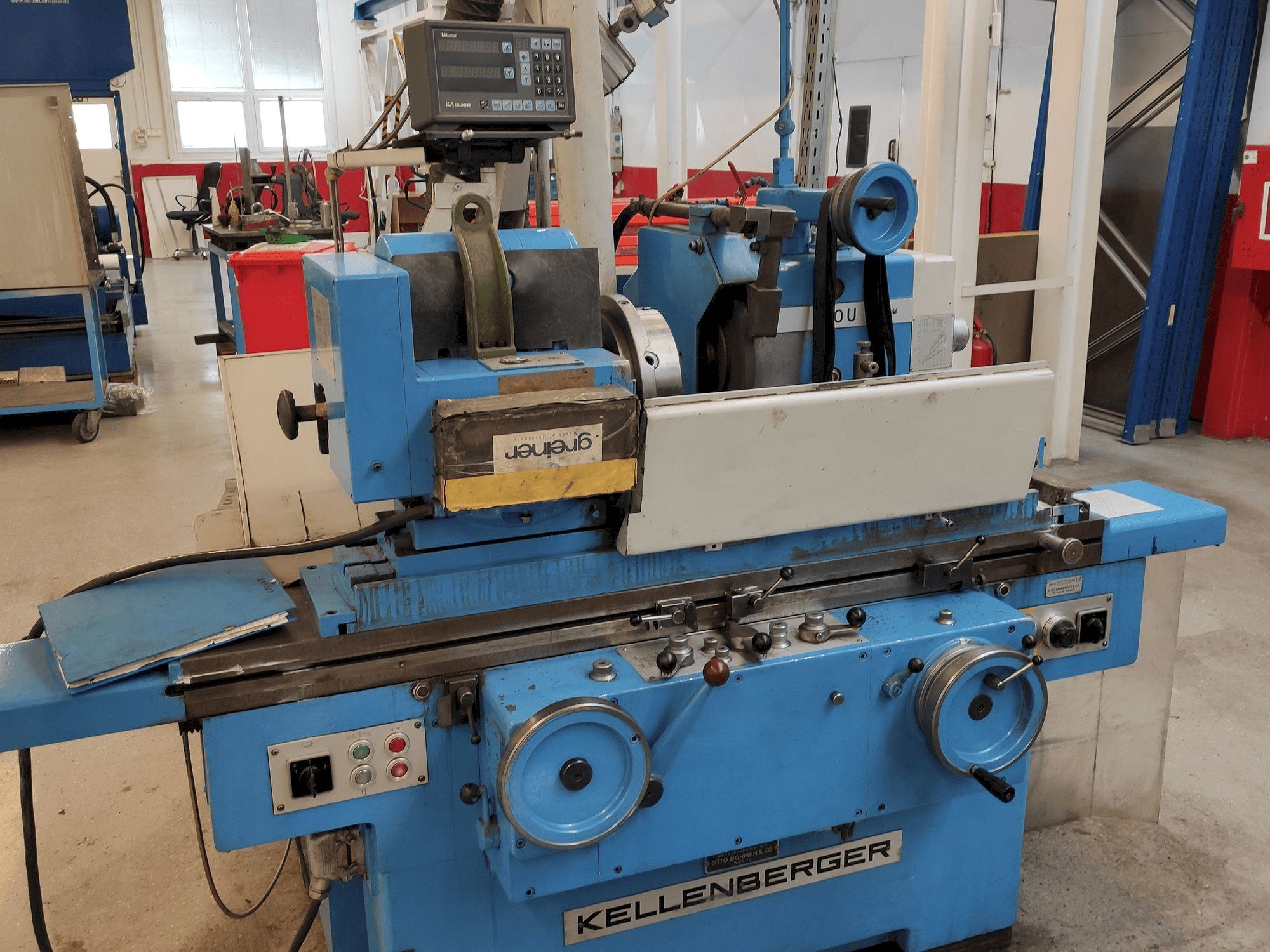 Vooraanzicht van KELLENBERGER 600U machine