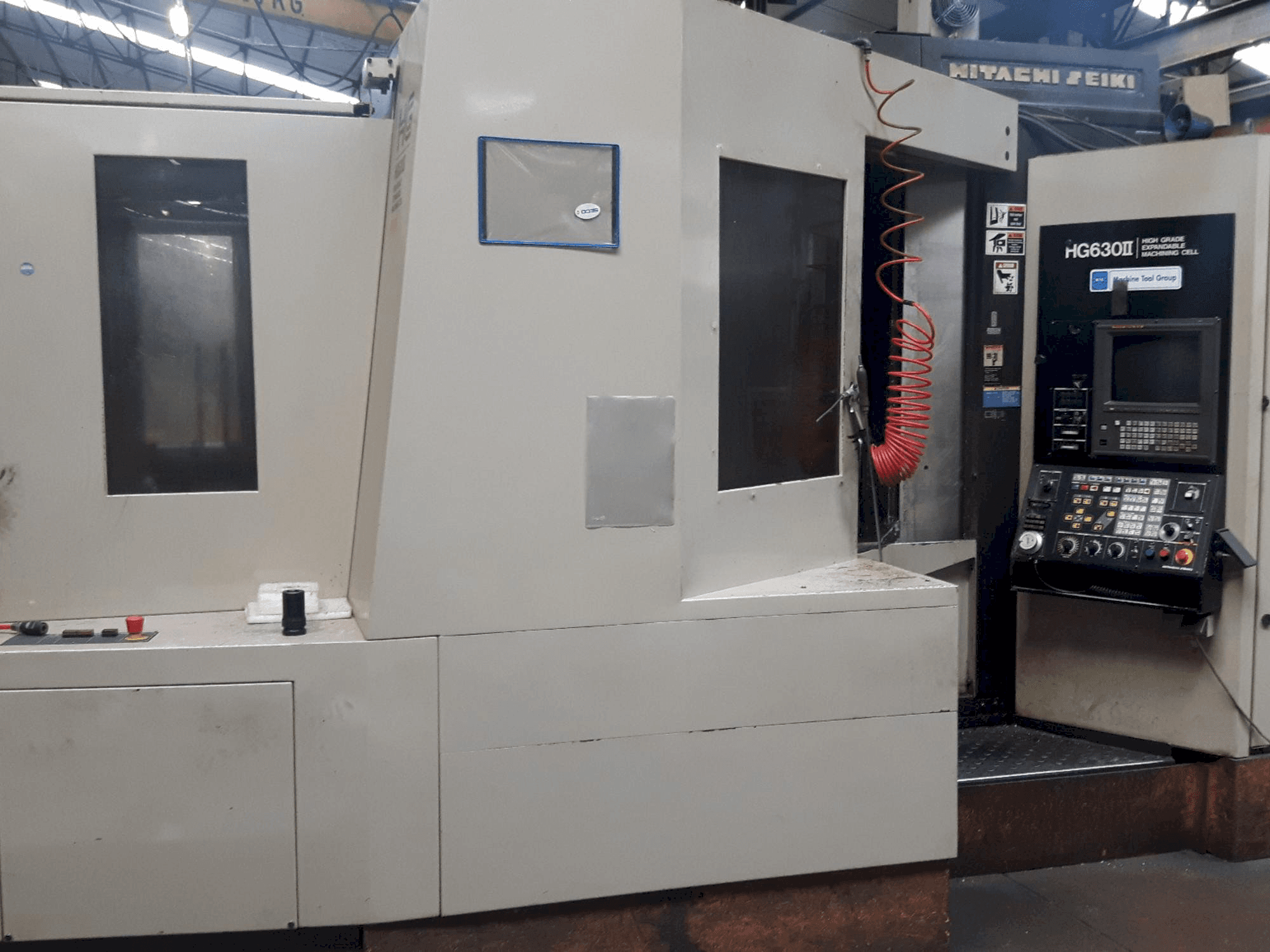 Linkerzijdeaanzicht van HITACHI SEIKI HG 630 machine