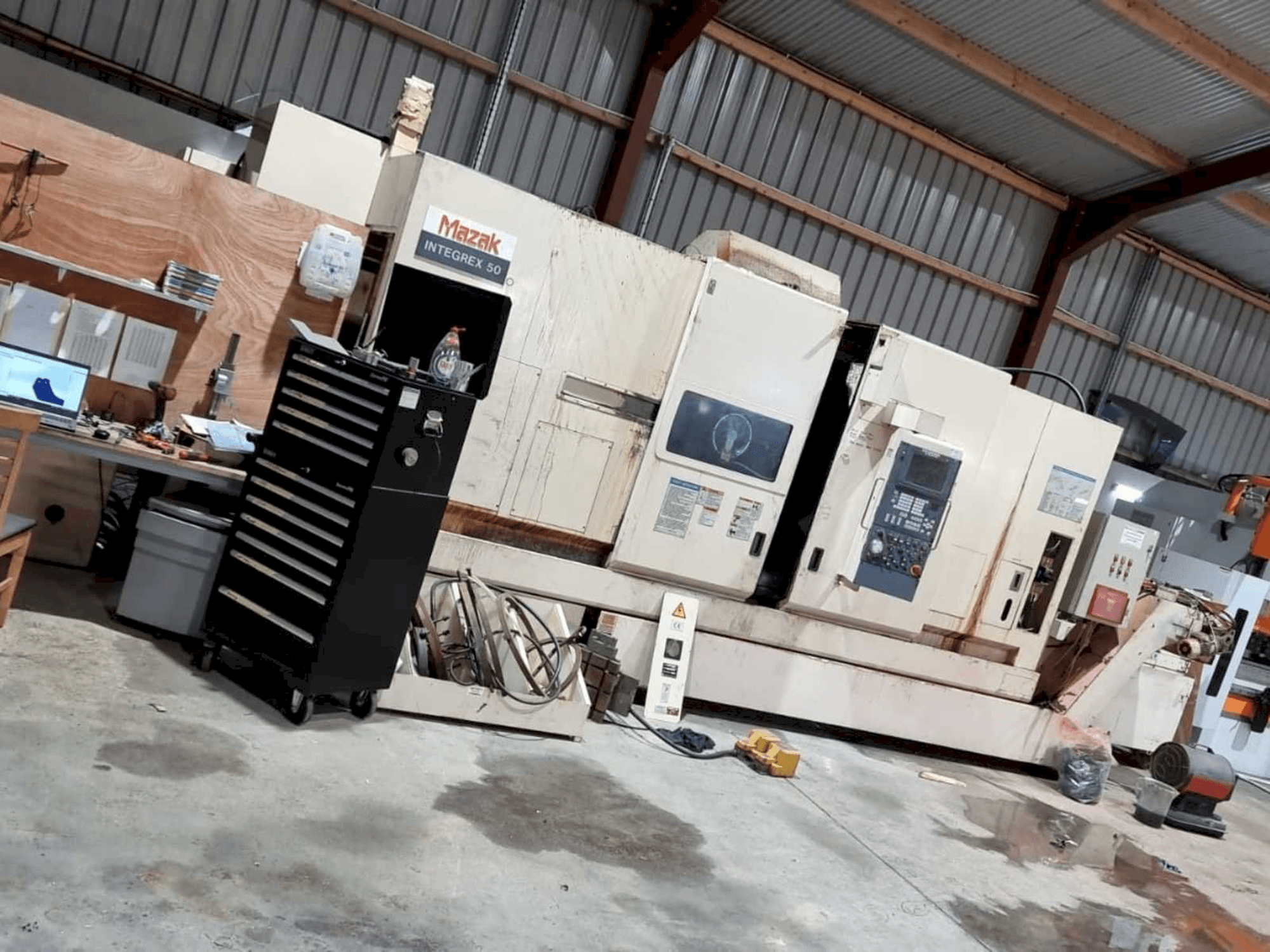 Vooraanzicht van Mazak Integrex 50YR-1500U machine