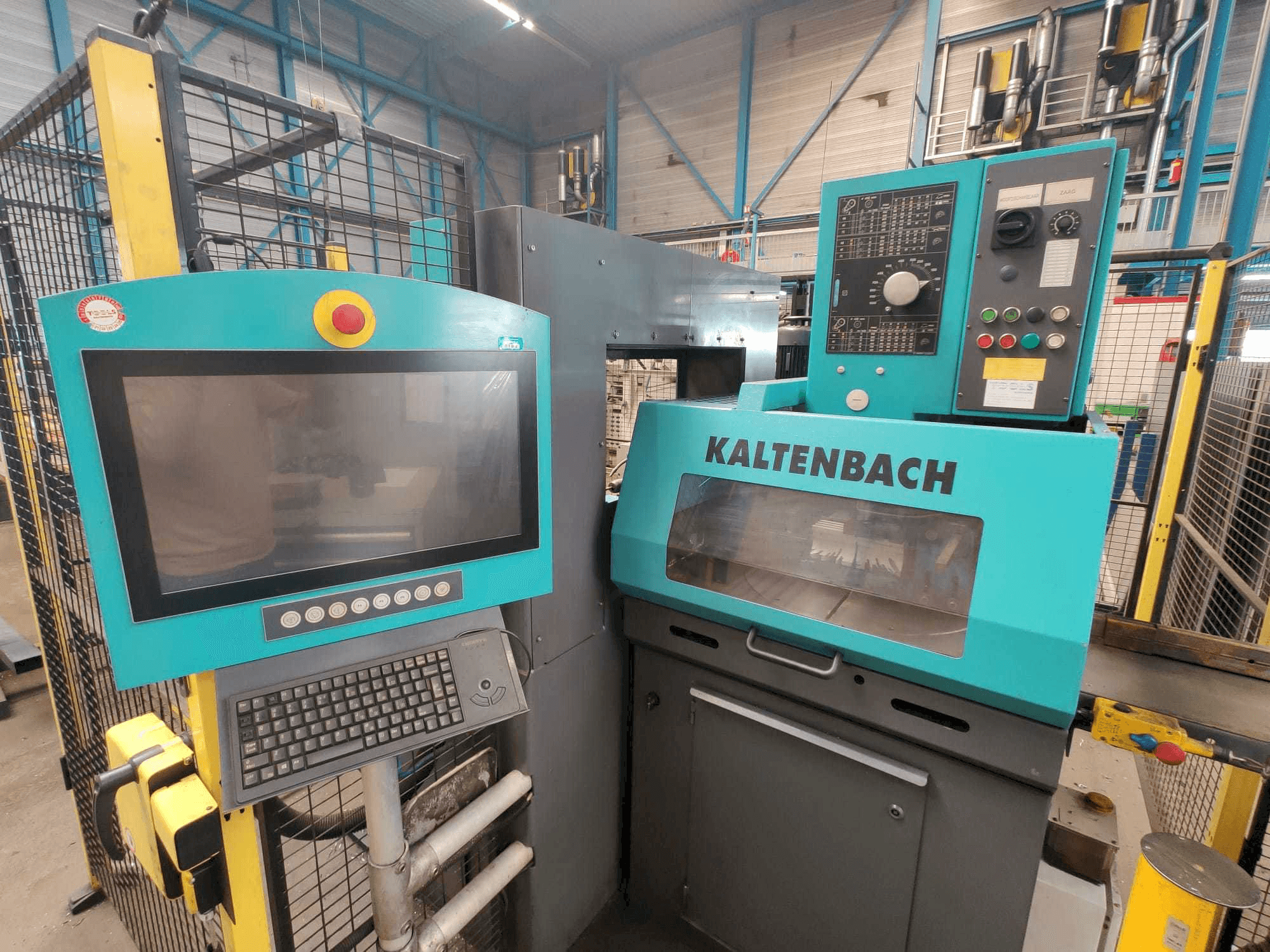 Vooraanzicht van KALTENBACH KKS 450 + KBT 142 machine