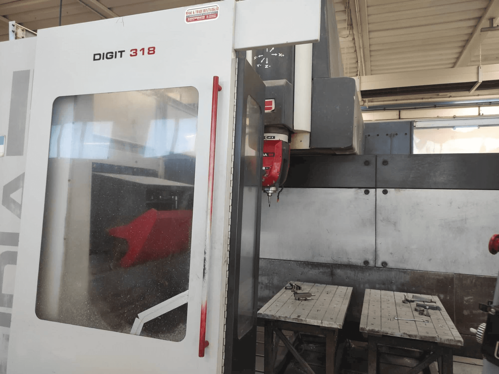 Linkerzijdeaanzicht van Fidia Digit 318 machine