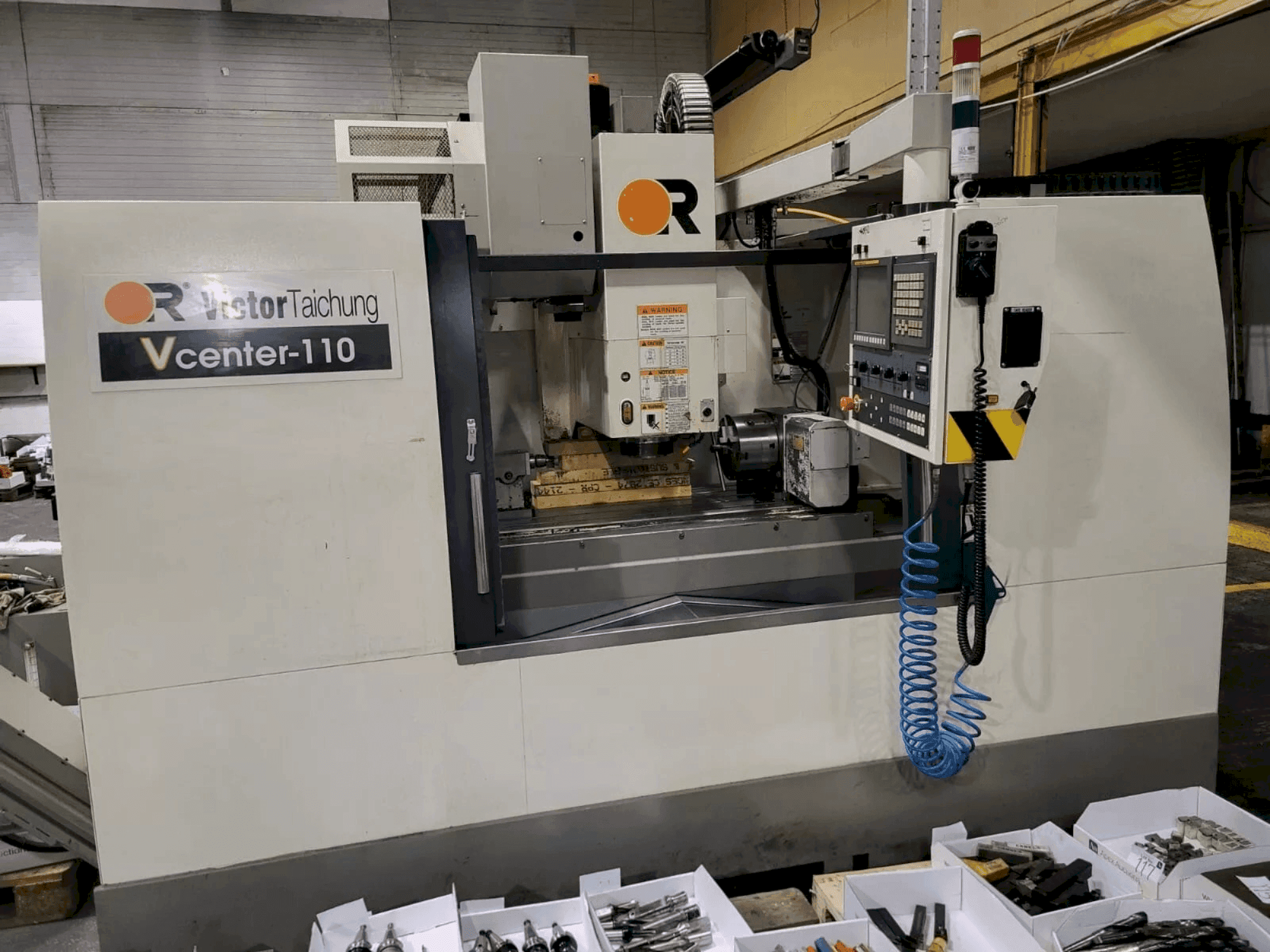 Vooraanzicht van Victor V center - 110 machine