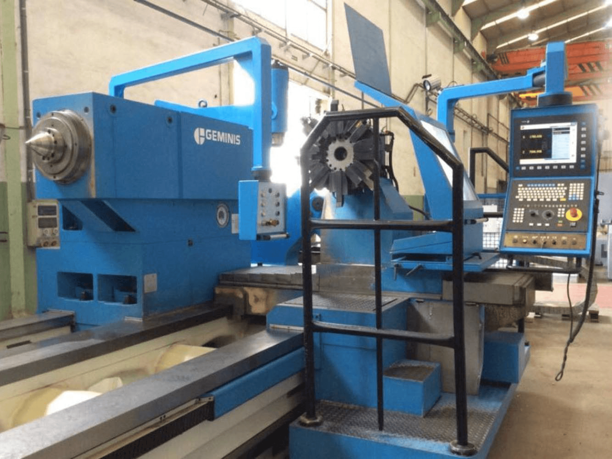 Vooraanzicht van Geminis GHT 11 G4 2200x8000 machine