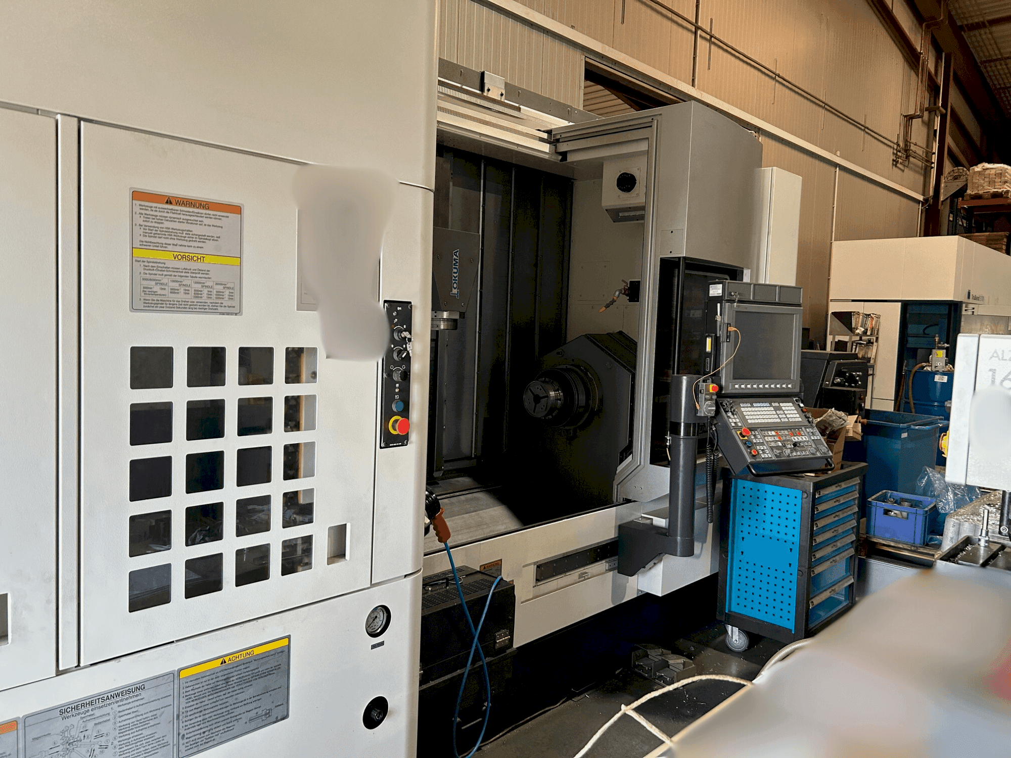 Vooraanzicht van Okuma Multus U3000 1SW 1500 machine