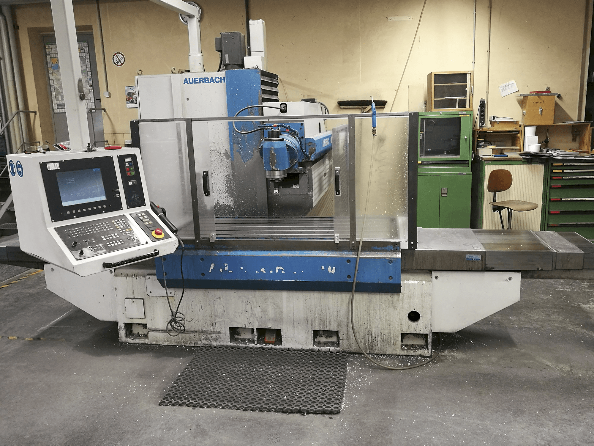 Vooraanzicht van Auerbach FBE 1500 machine