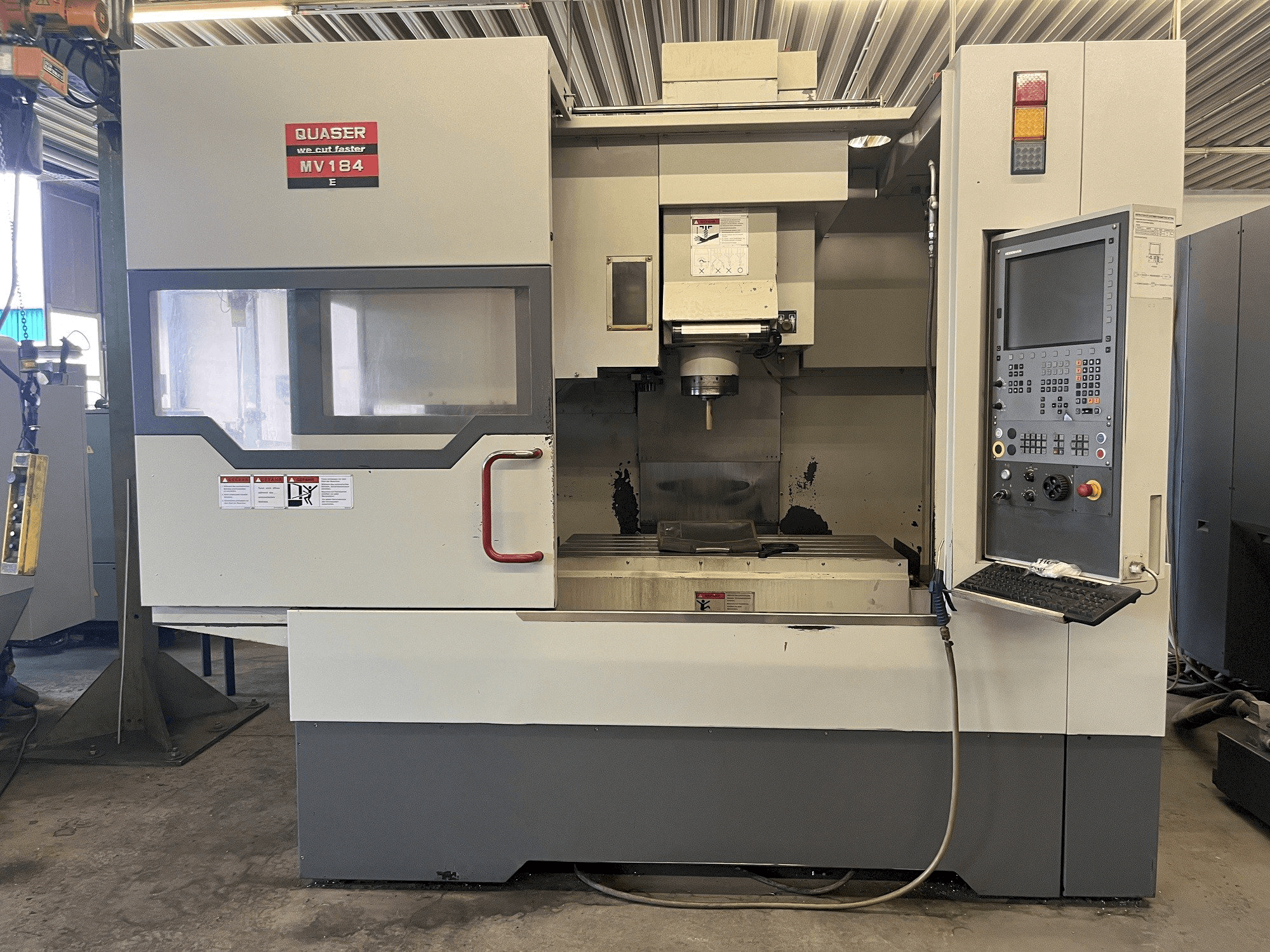 Vooraanzicht van Quaser MV 184E machine