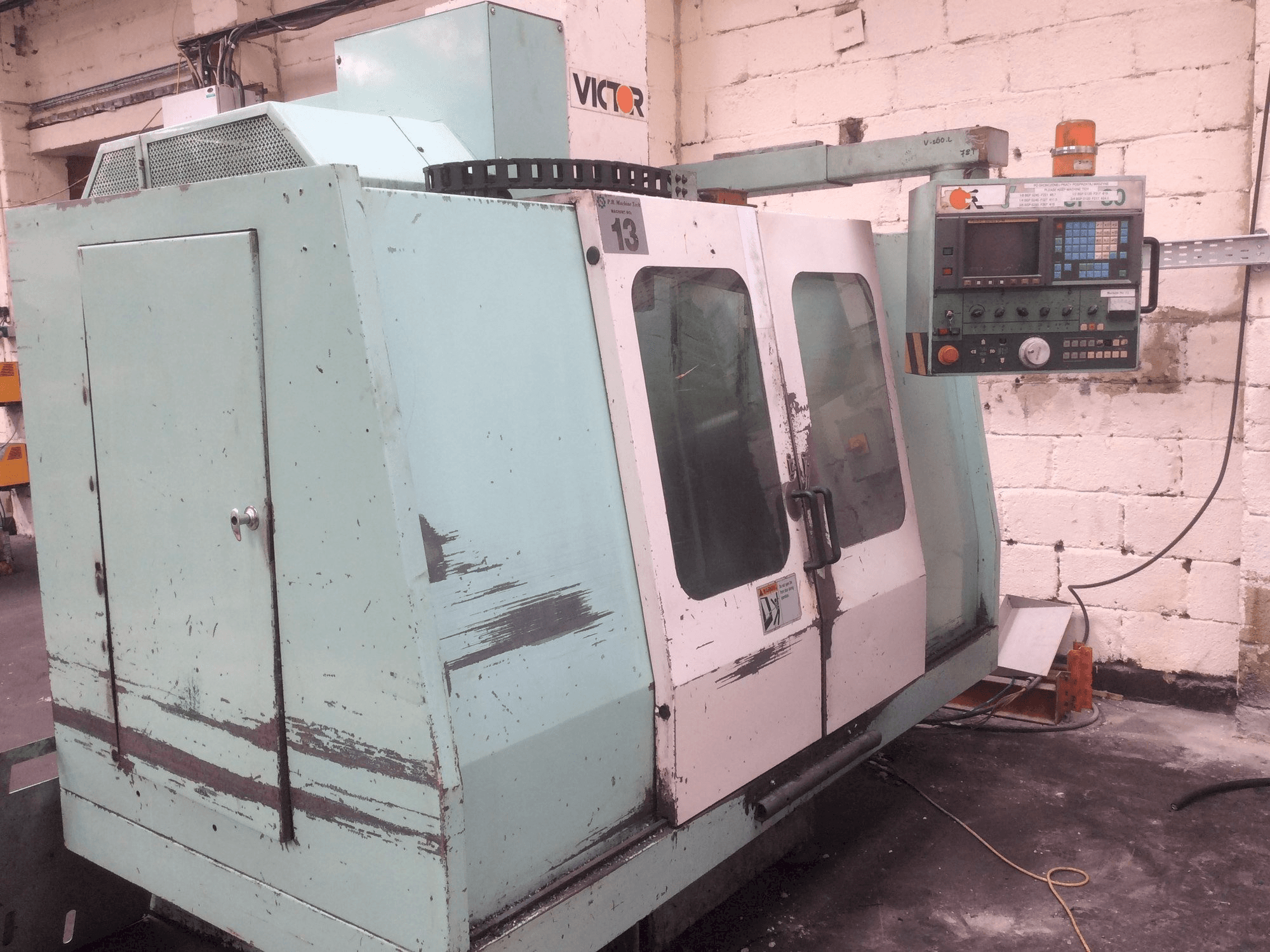 Vooraanzicht van Victor V Center-80 machine