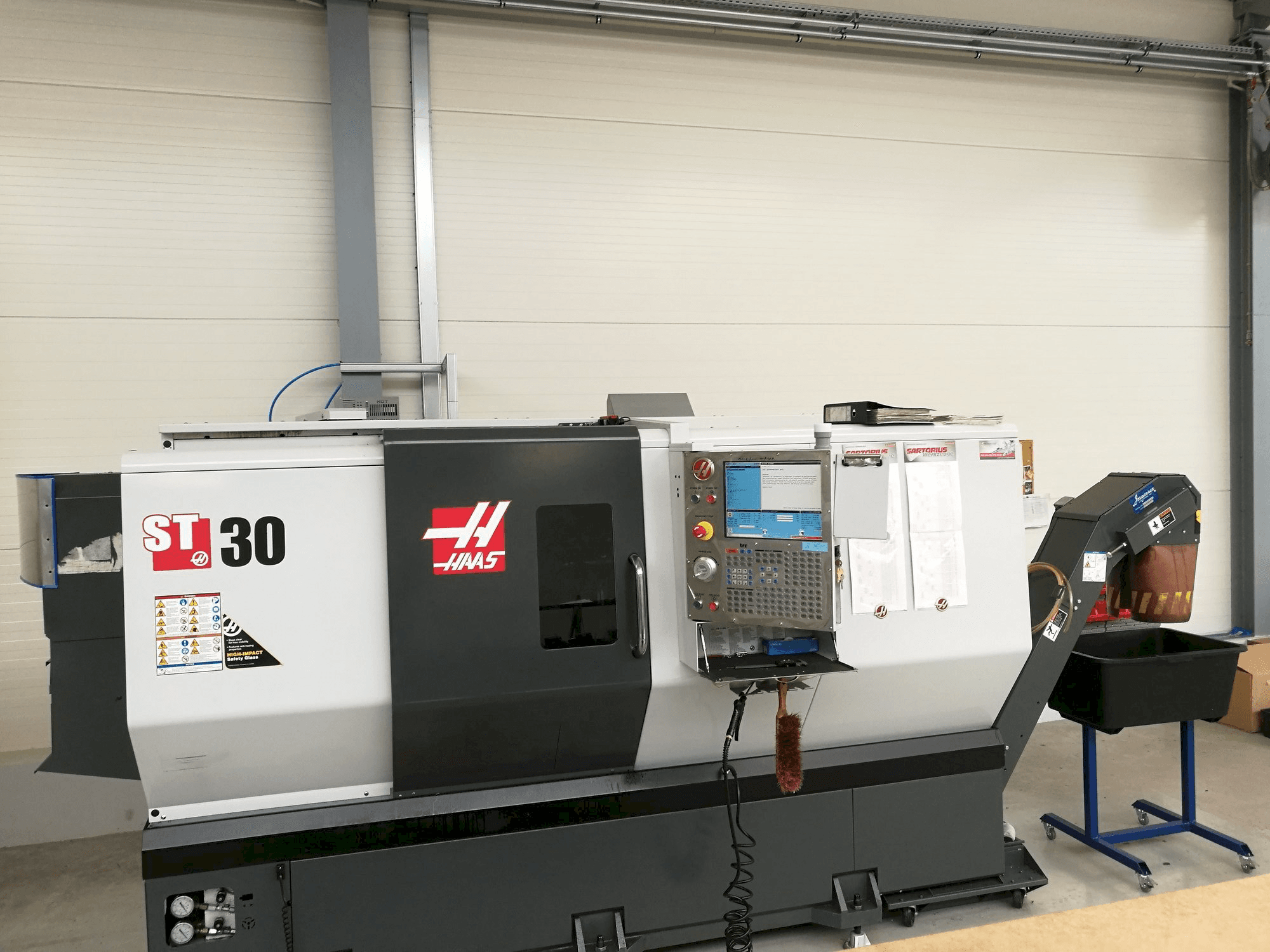 Vooraanzicht van HAAS ST-30 machine