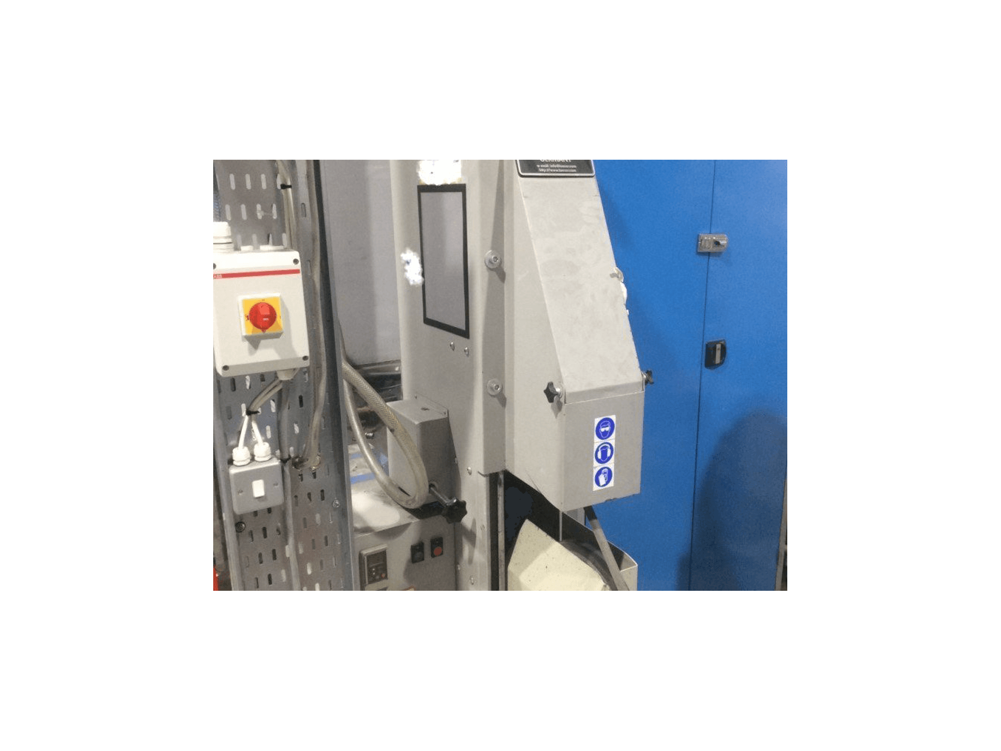 Vooraanzicht van Loeser KS 100 machine