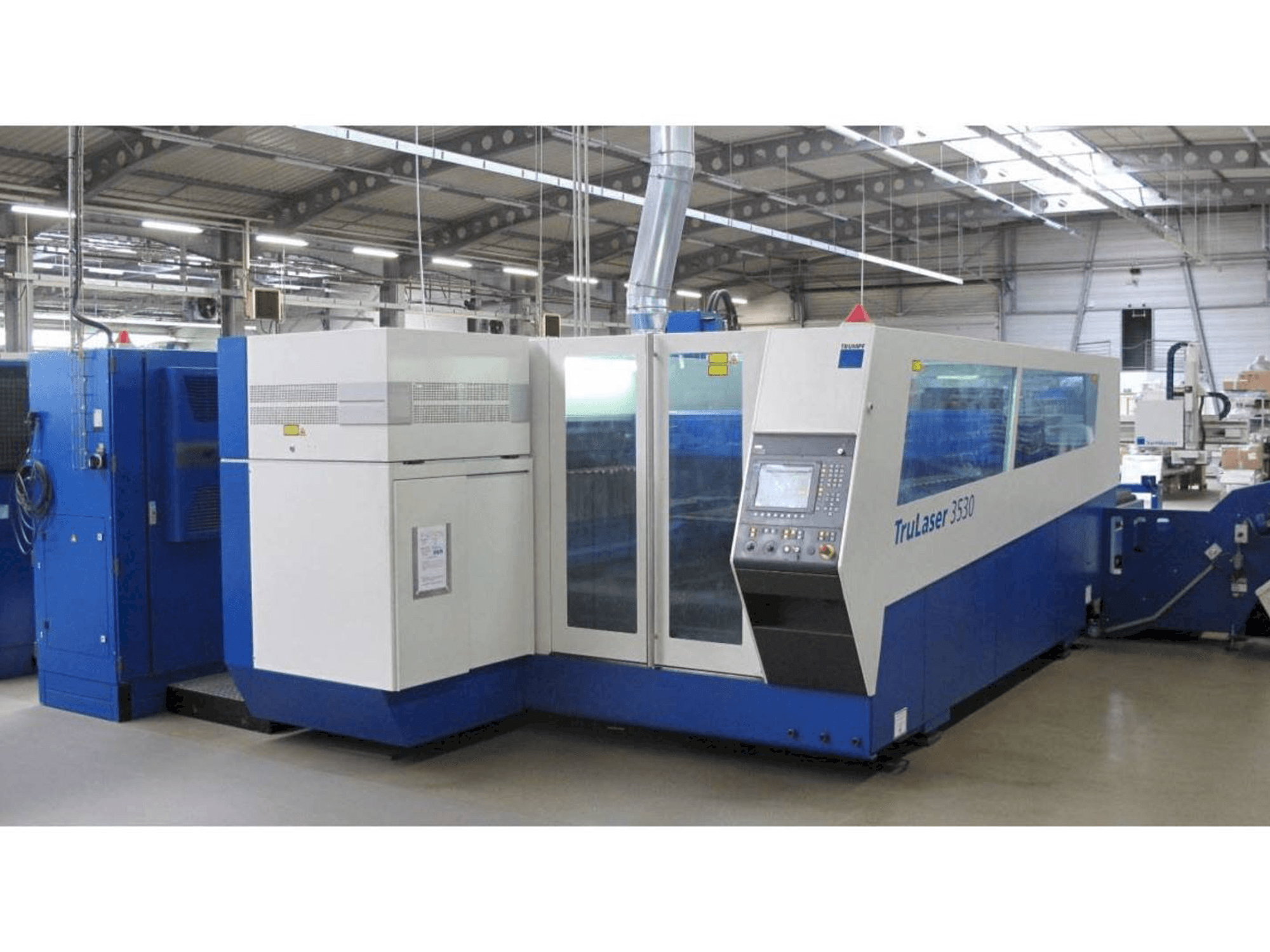Vooraanzicht van Trumpf TruLaser 3530 + Lift Master machine