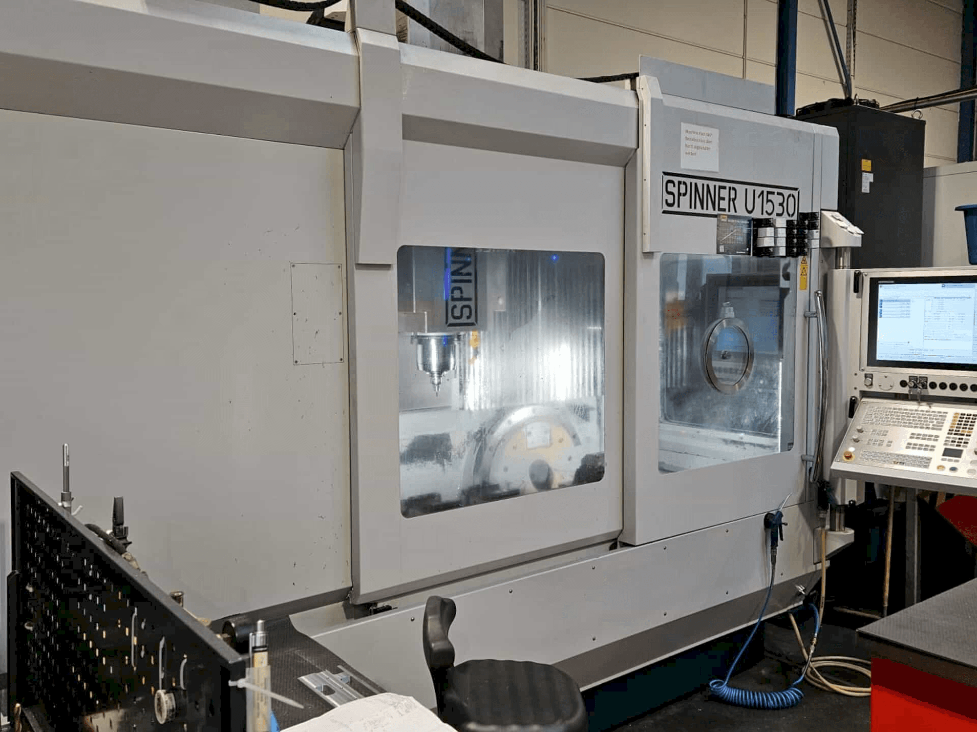 Vooraanzicht van SPINNER U 1530 machine