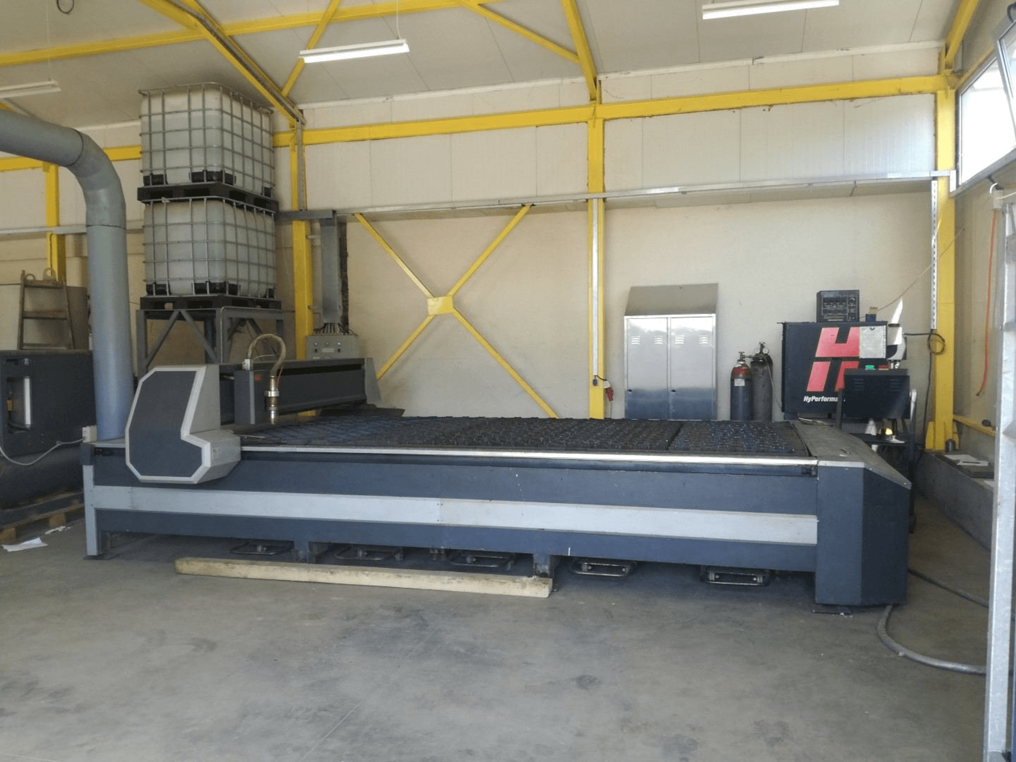 Vooraanzicht van HPM ITALY GV 4 x 2 machine