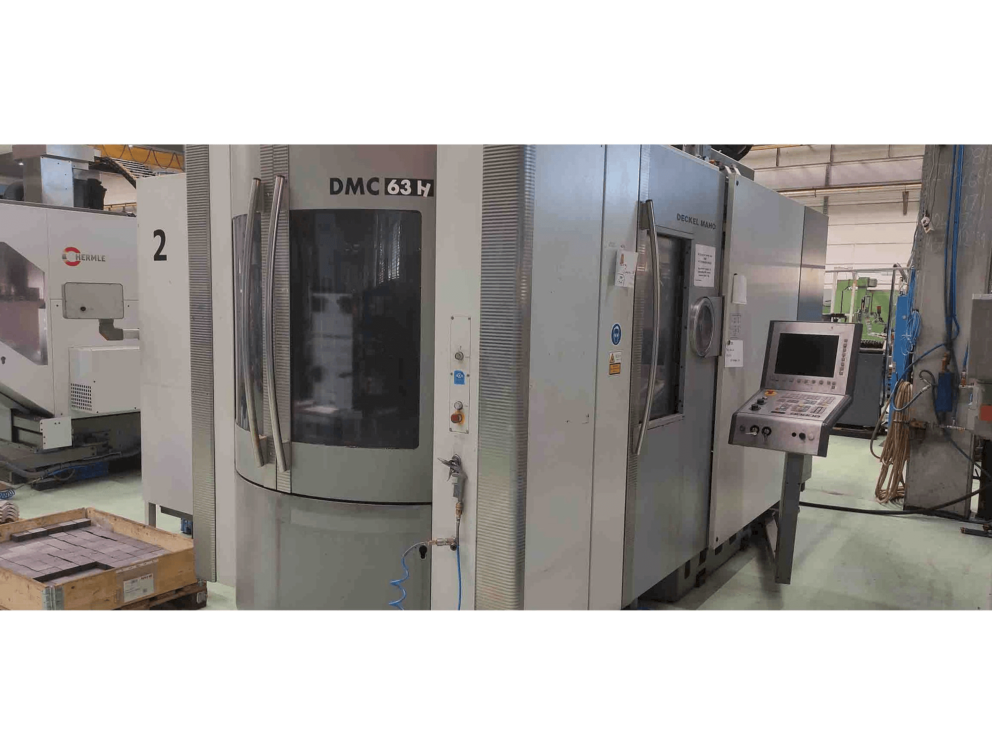 Vooraanzicht van DMG DMC63H machine