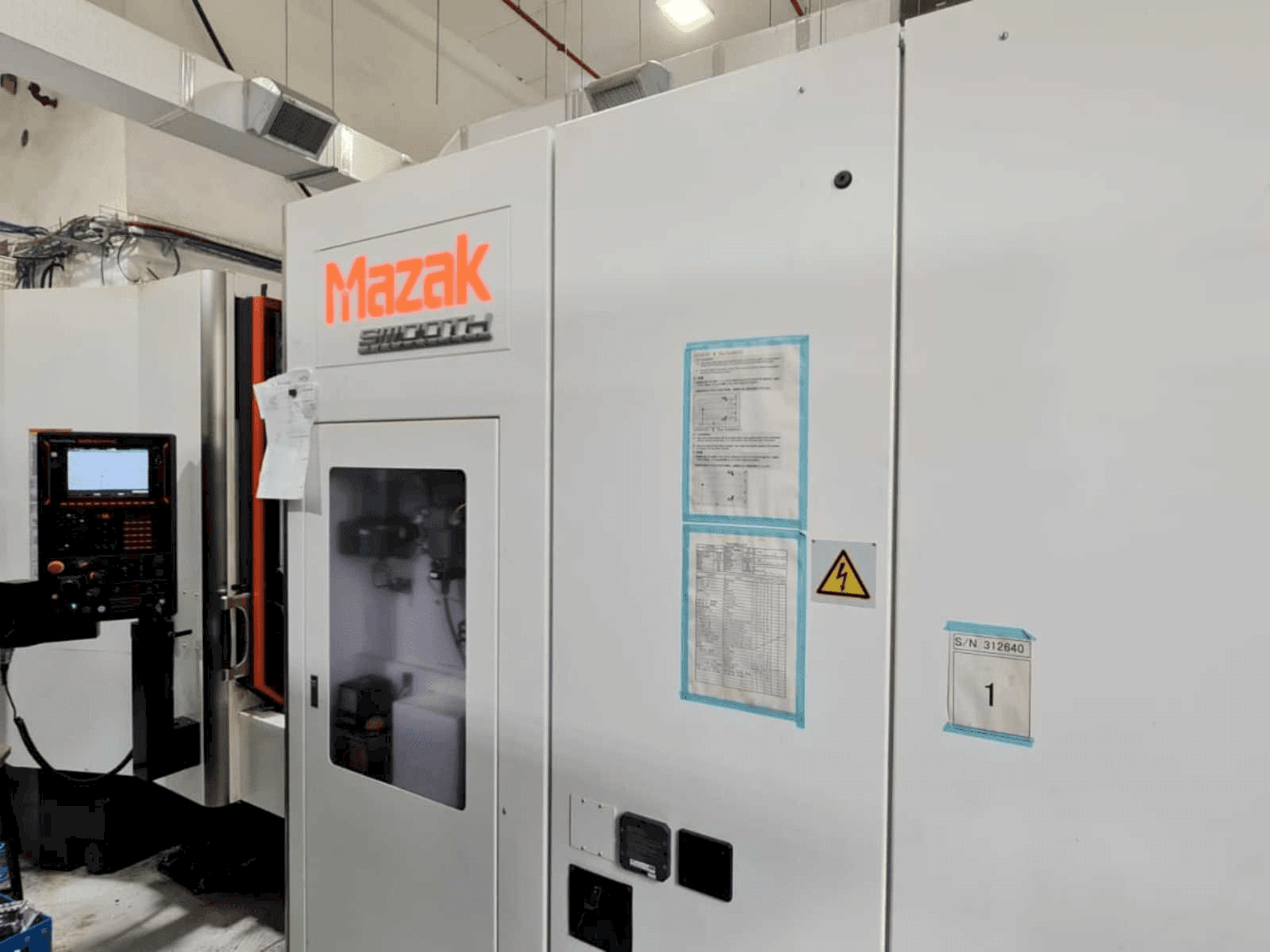 Vooraanzicht van Mazak HCH-4000 machine