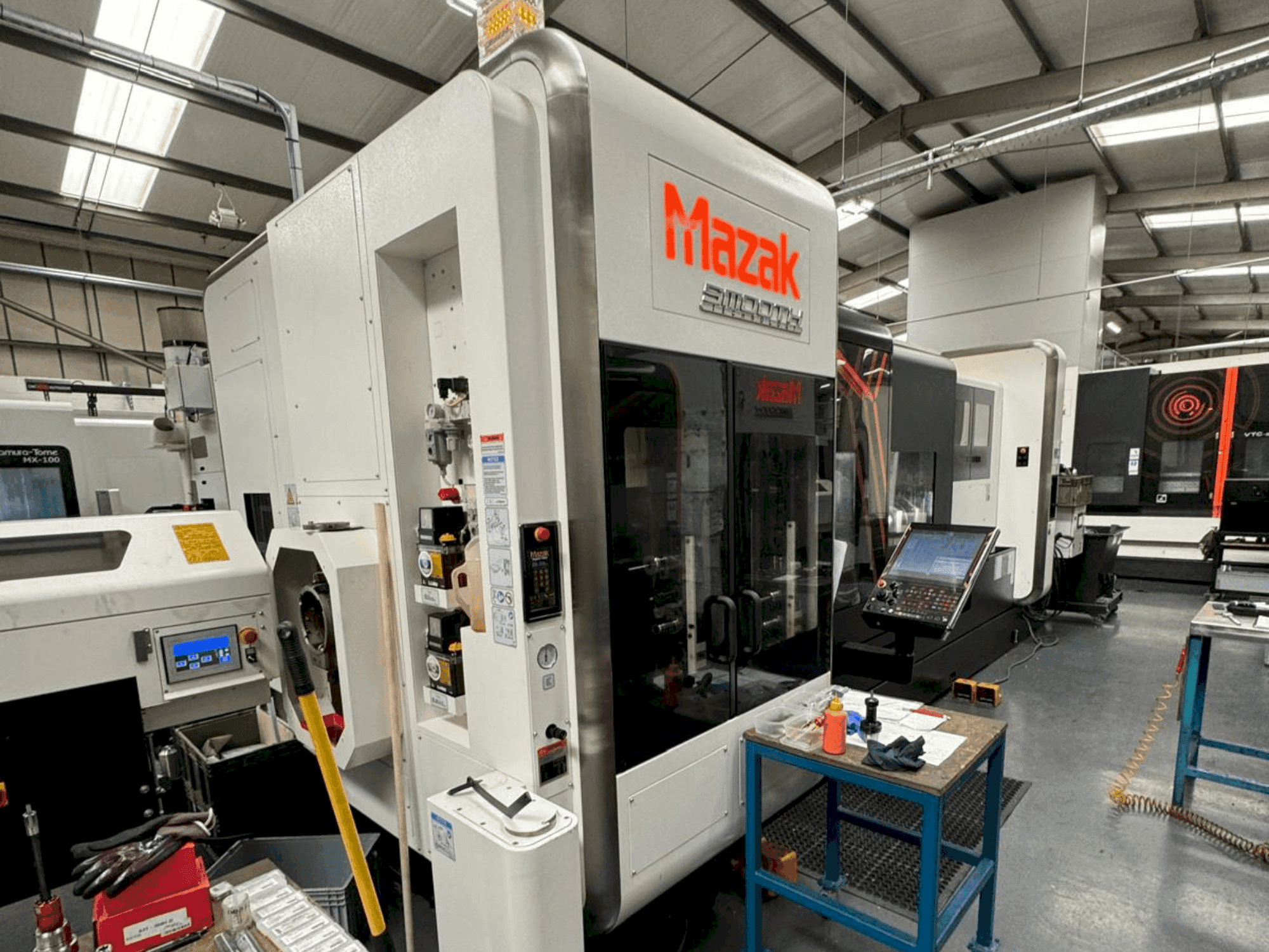Vooraanzicht van Mazak Integrex i-400S- 2500U machine