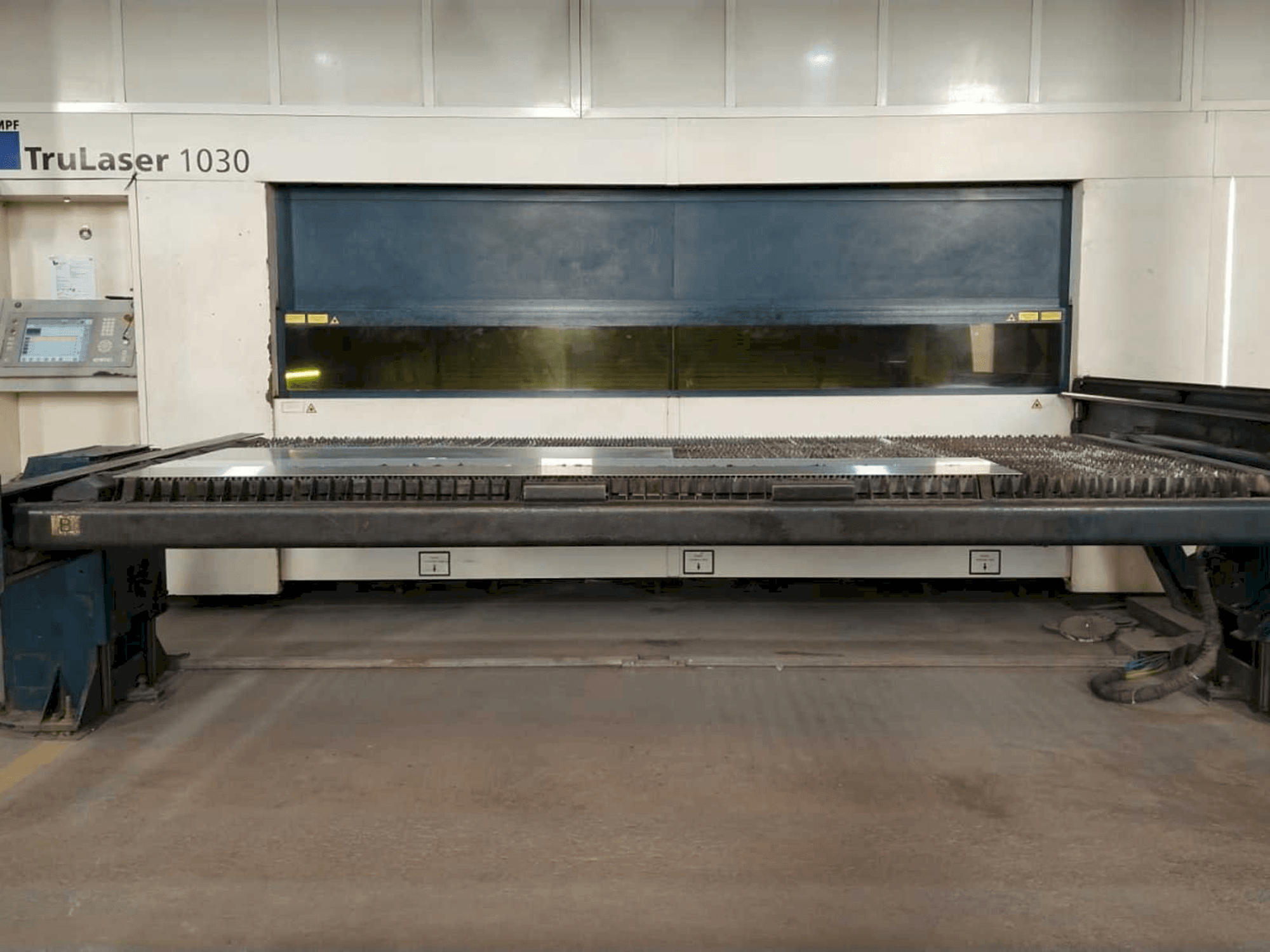 Vooraanzicht van Trumpf True Laser 1030 machine