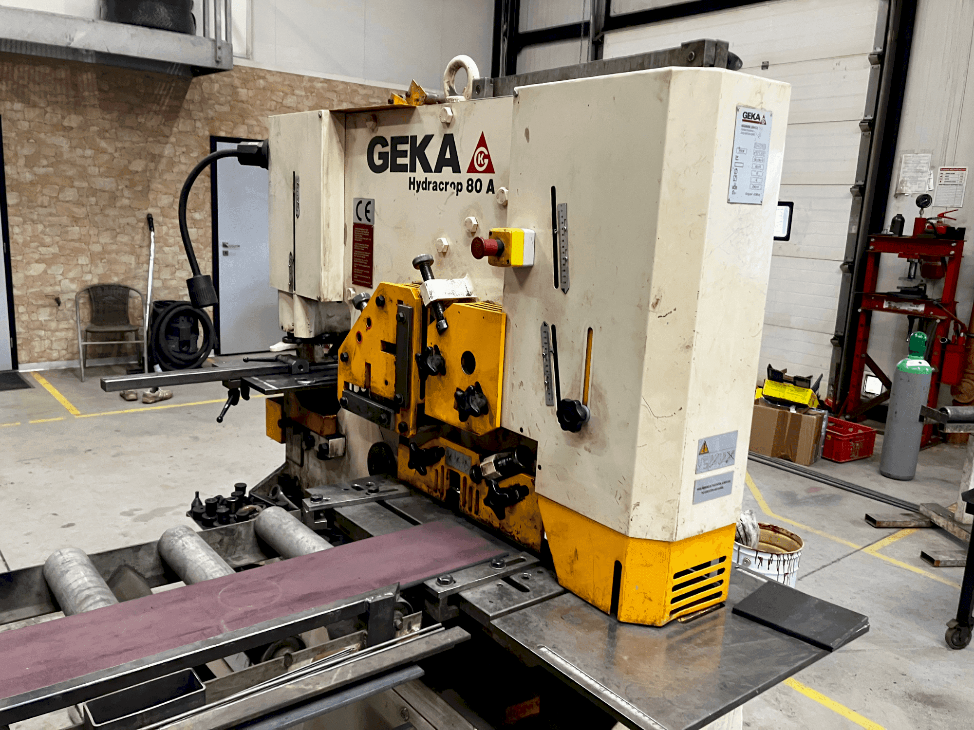 Vooraanzicht van GEKA Hydracrop 80A machine
