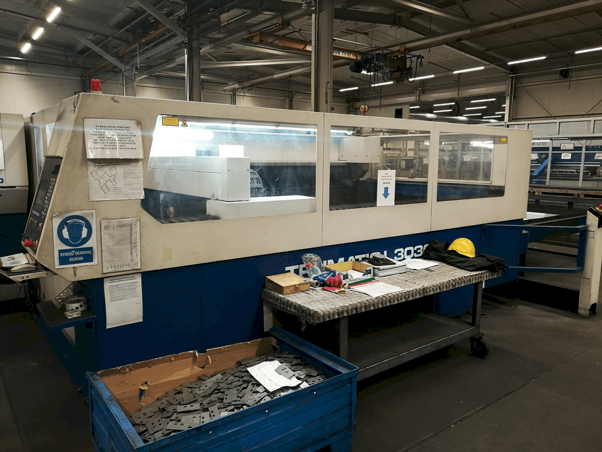 Vooraanzicht van Trumpf Trumatic L3030 machine