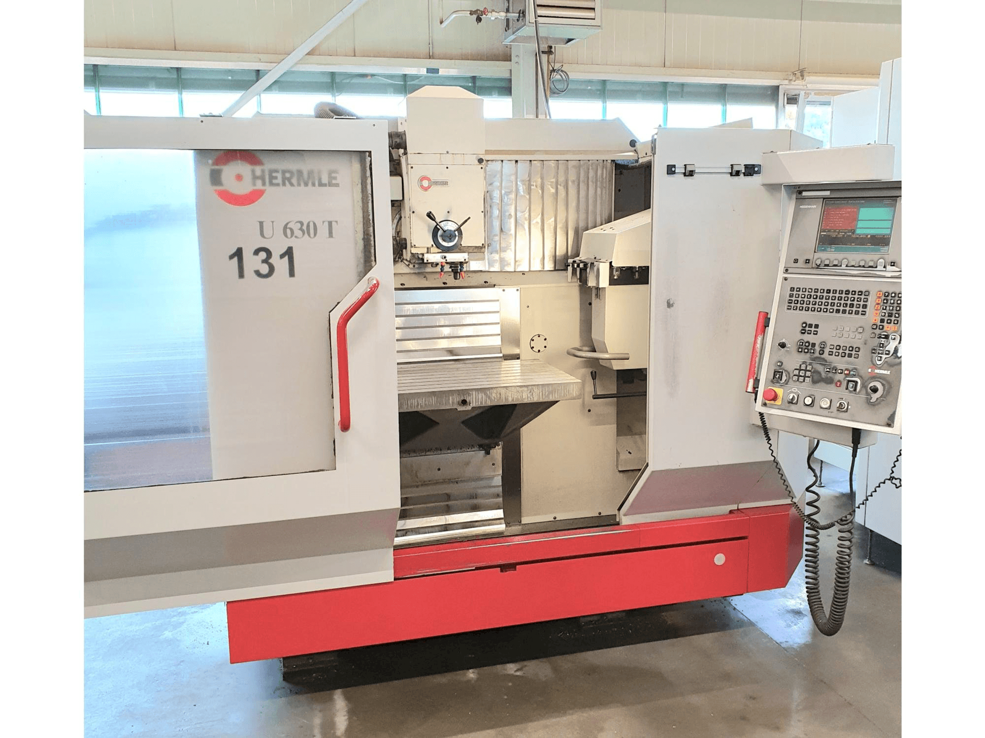 Vooraanzicht van HERMLE U 630 machine