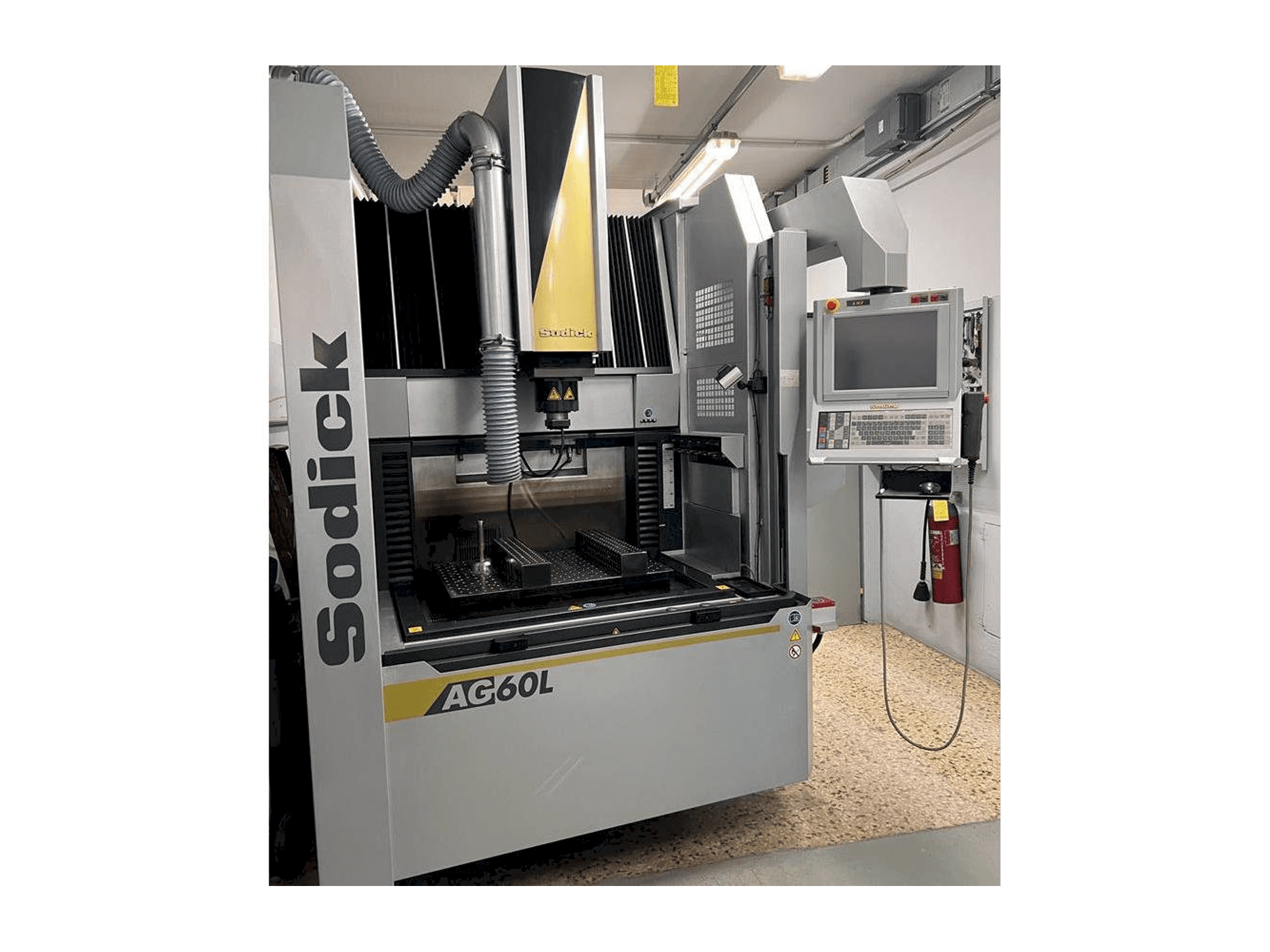 Vooraanzicht van Sodick AG 60L machine