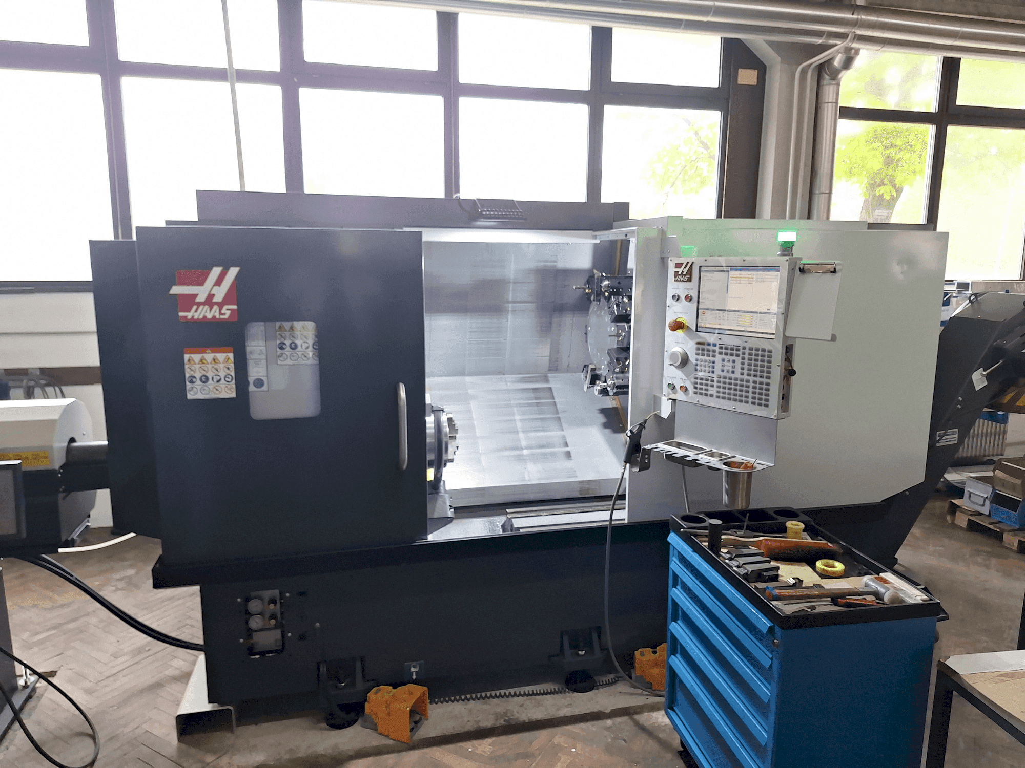 Vooraanzicht van HAAS ST 30Y machine