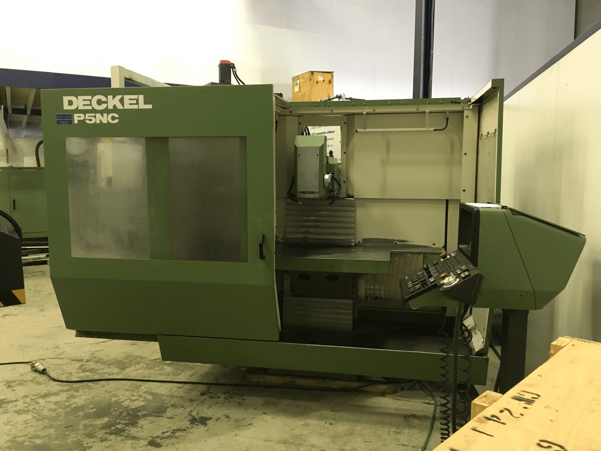 Vooraanzicht van DECKEL FP5NC machine